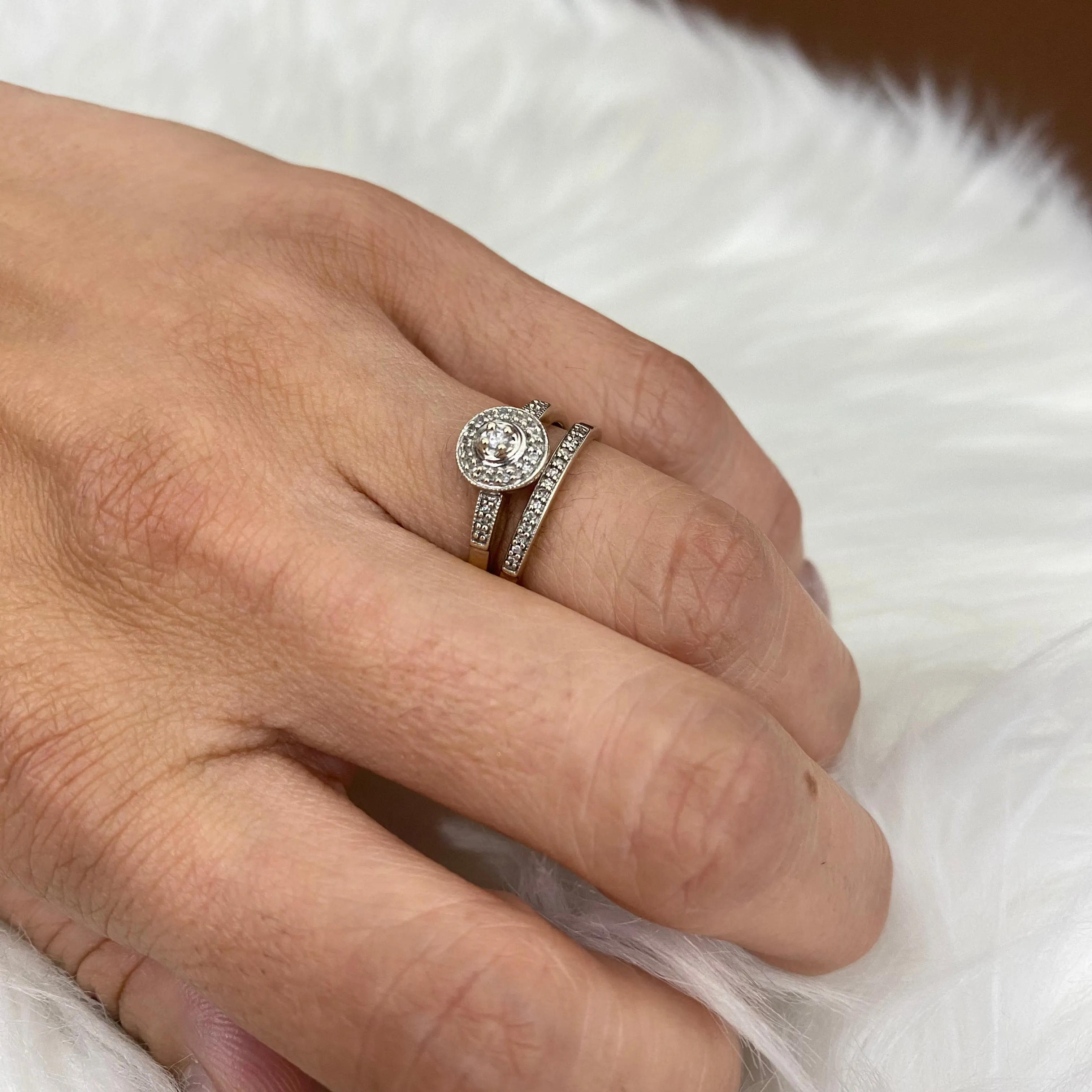 10K Yellow Gold Diamond Fashion Circle Engagement Ring Ct Dia / 2.7gr / Size 6