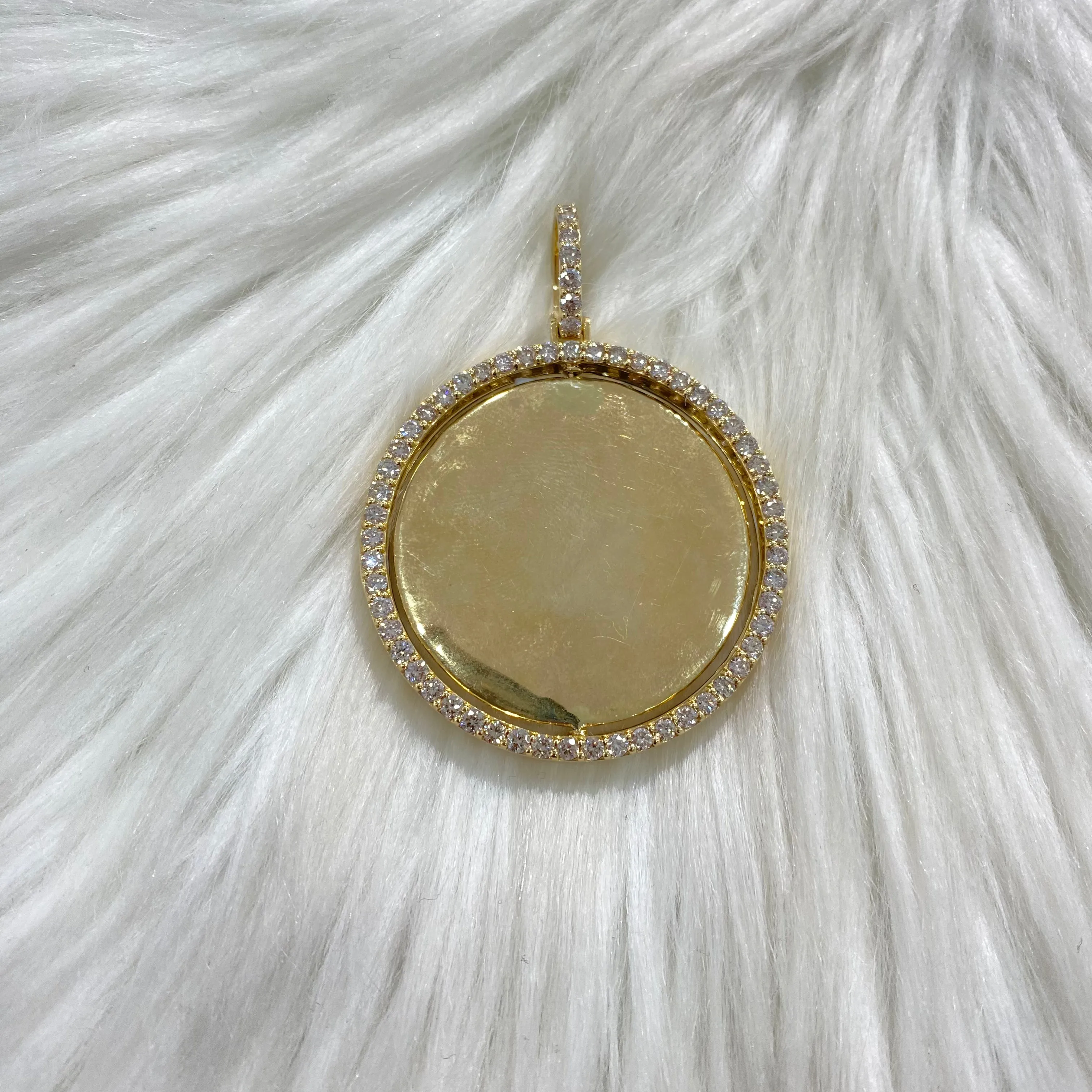 10K Yellow Gold Diamond Memorial Round Pendant 2.75Ct Dia / 20.4gr