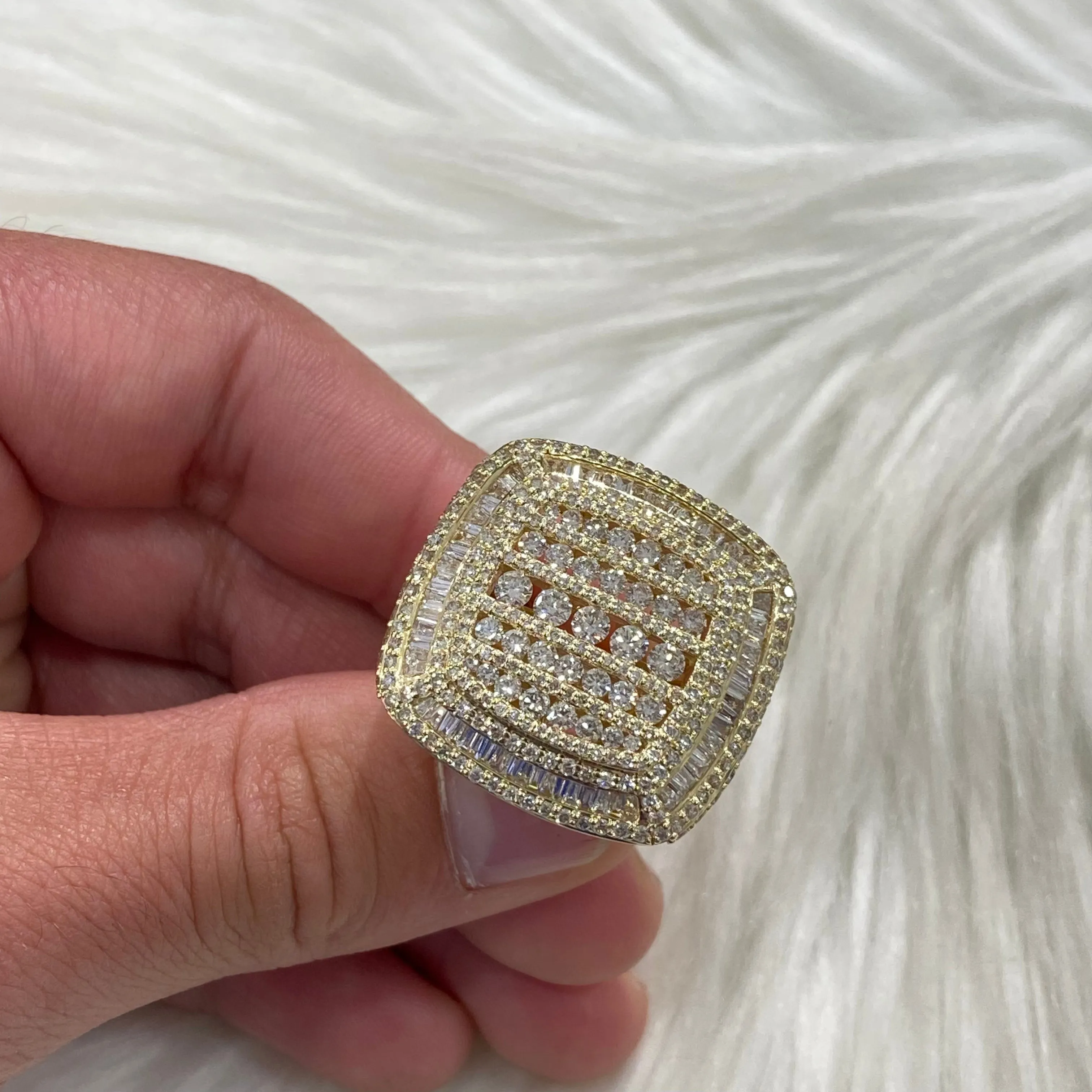 10K Yellow Gold Diamond Square Ring 4.52Ct Dia / 15.9gr / Size 10.5