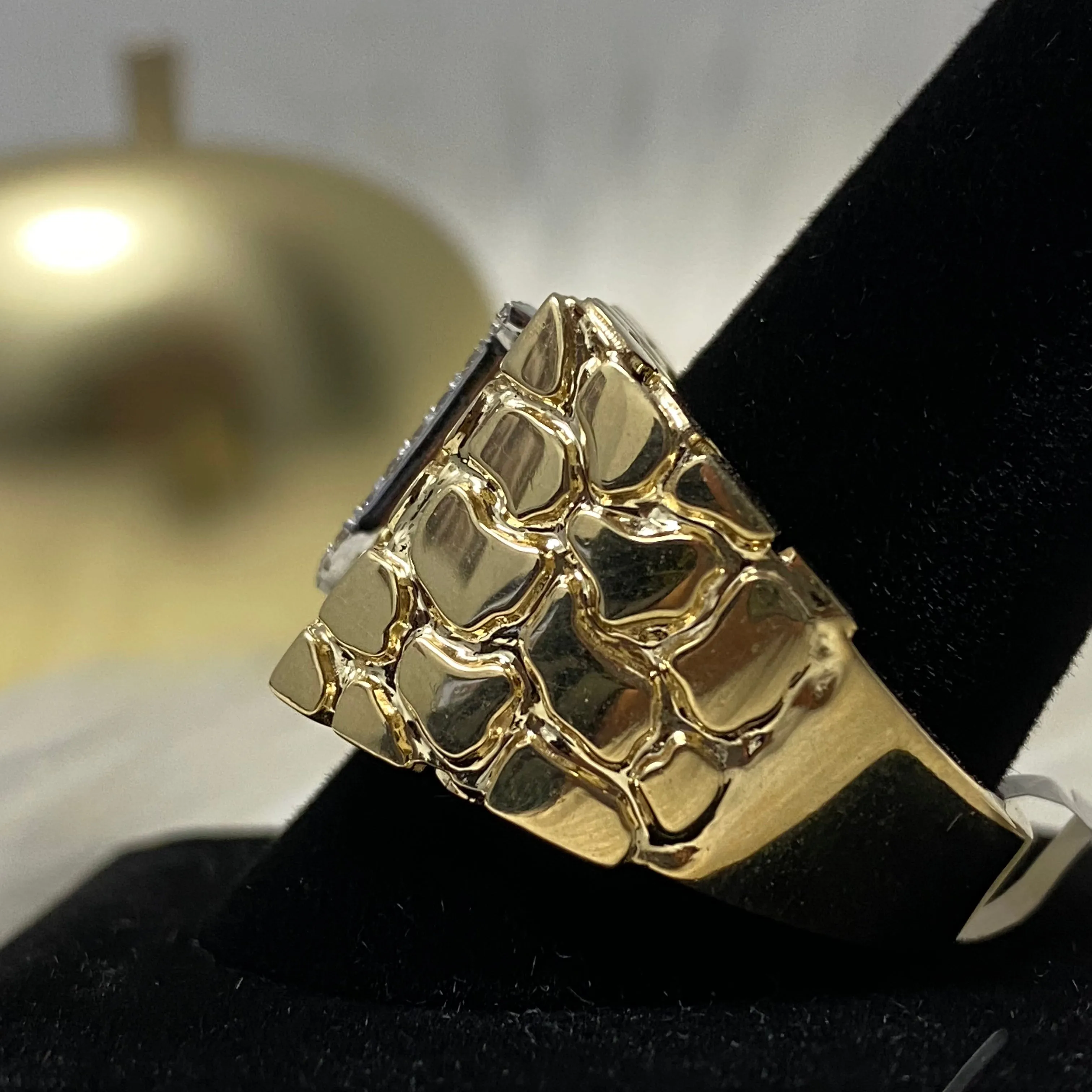 10K Yellow Gold Nugget Letter J Ring 0.30Ct Dia / 12.5gr / Size 11