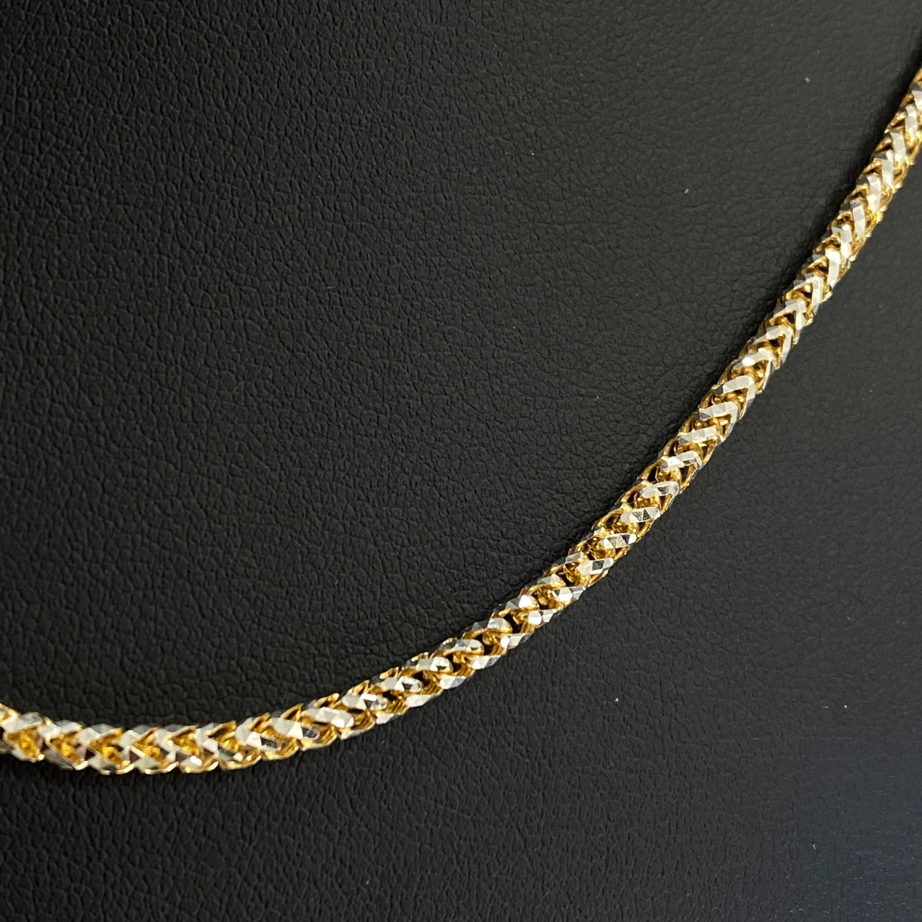 10K Yellow - White Gold Snake Link Diamond Cut Chain / 18.4gr / 2.6mm / 24in