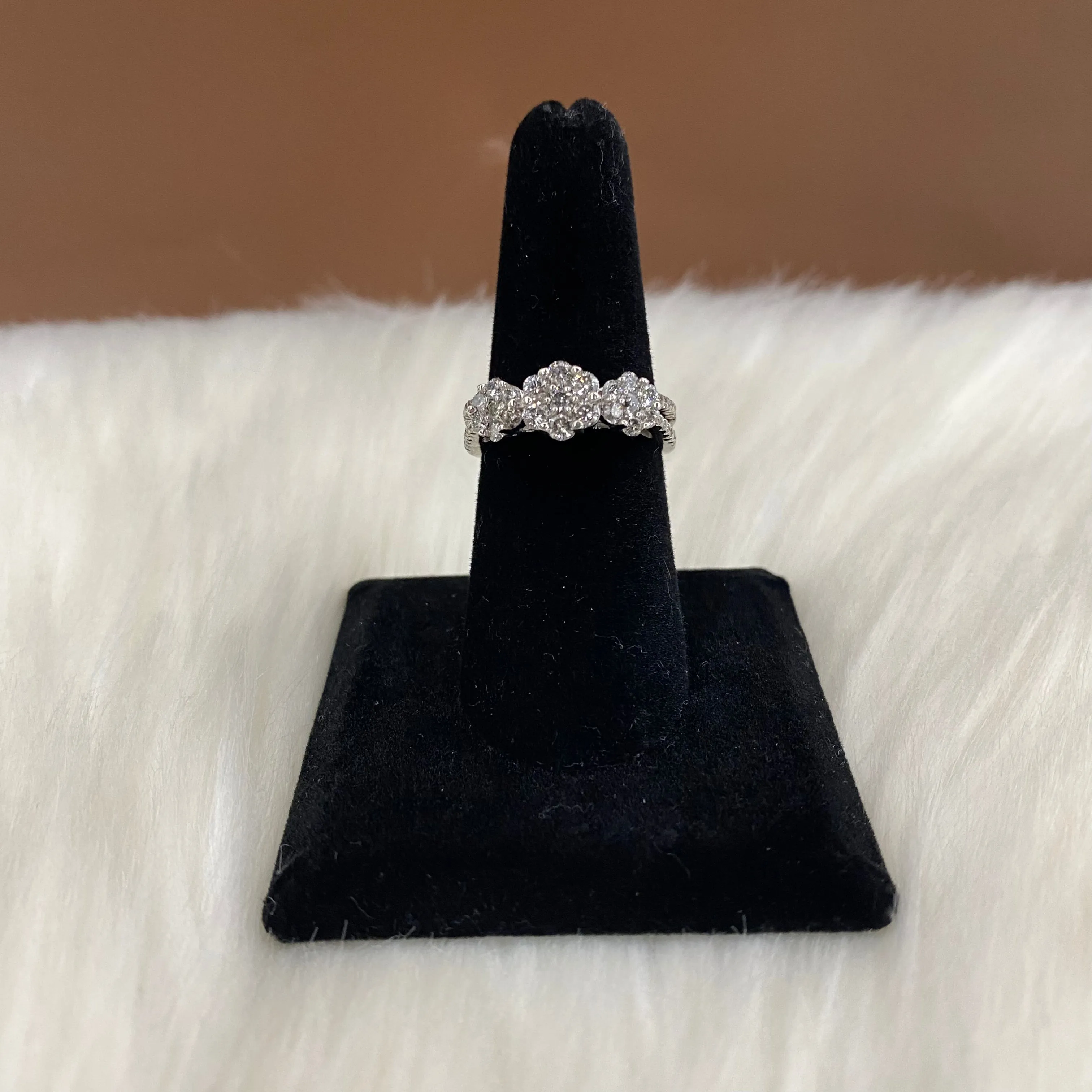 14K White Gold Diamond Flower Wedding Engagement Ring Ct Dia / 5.1gr / Size 7