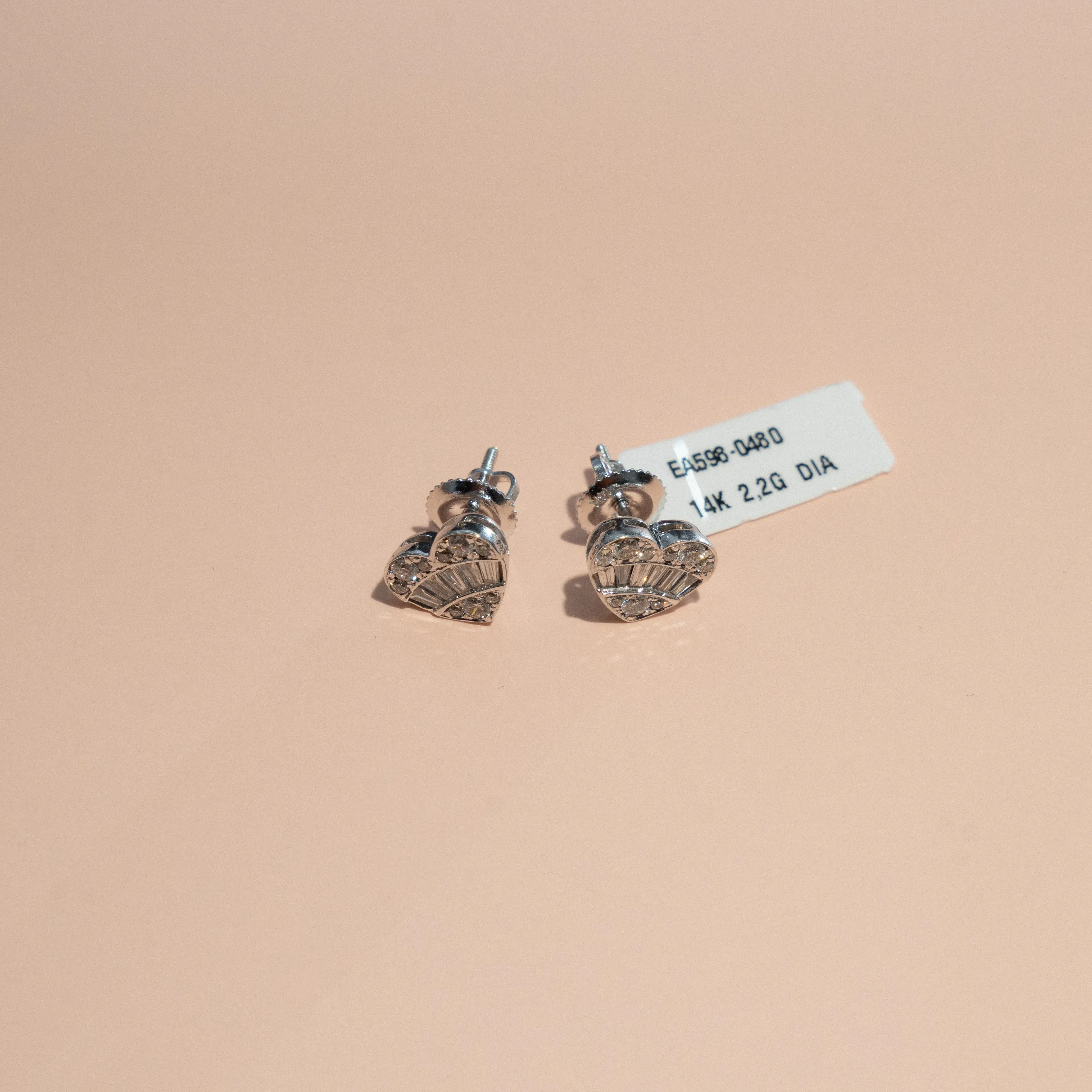 14K White Gold Diamond Heart Stud Earrings 0.68Ct / 2.2gr