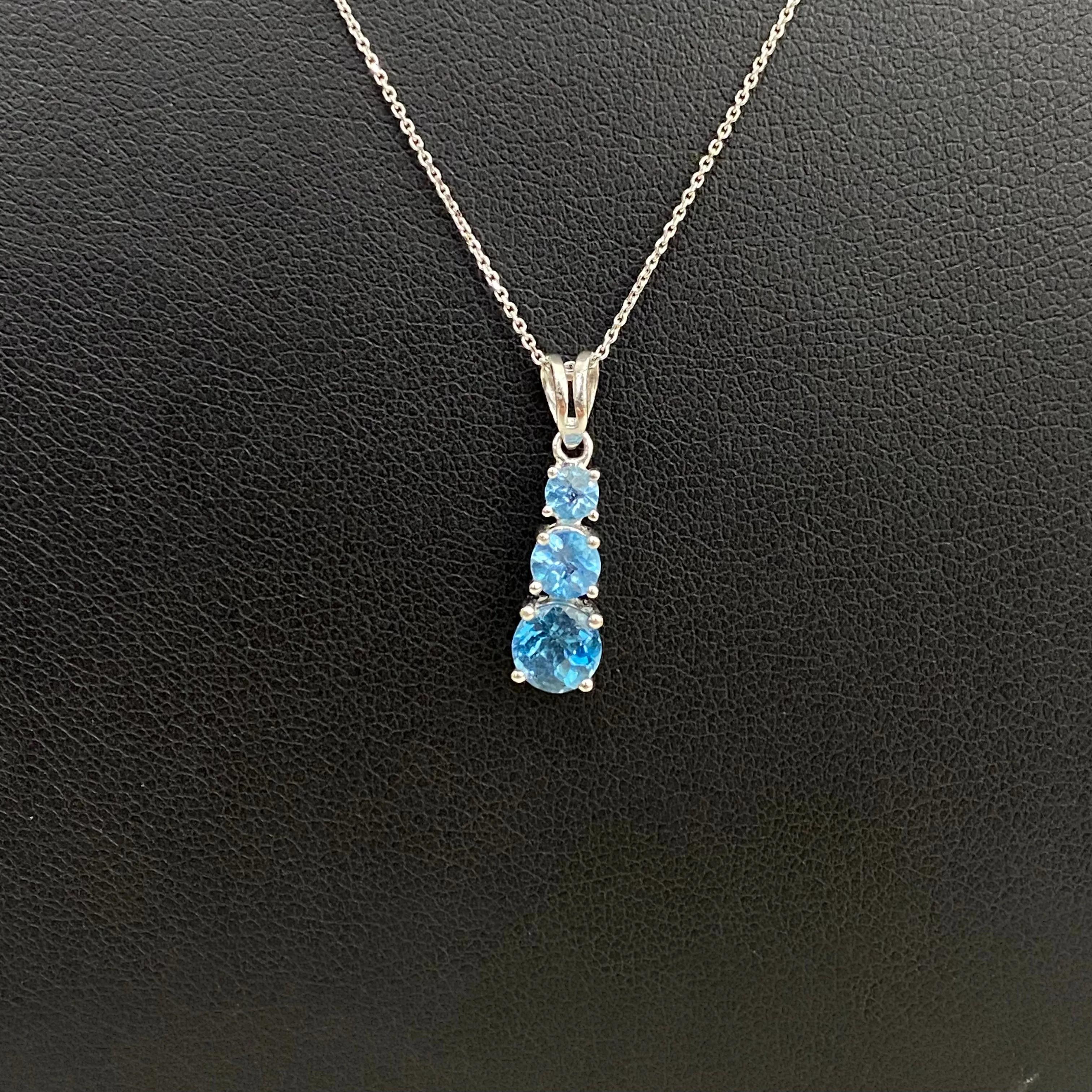 14K White Gold Diamond Luxury Jewelry Set Ct Dia Lab Blue / 1.6gr / 0.5mm / 16in