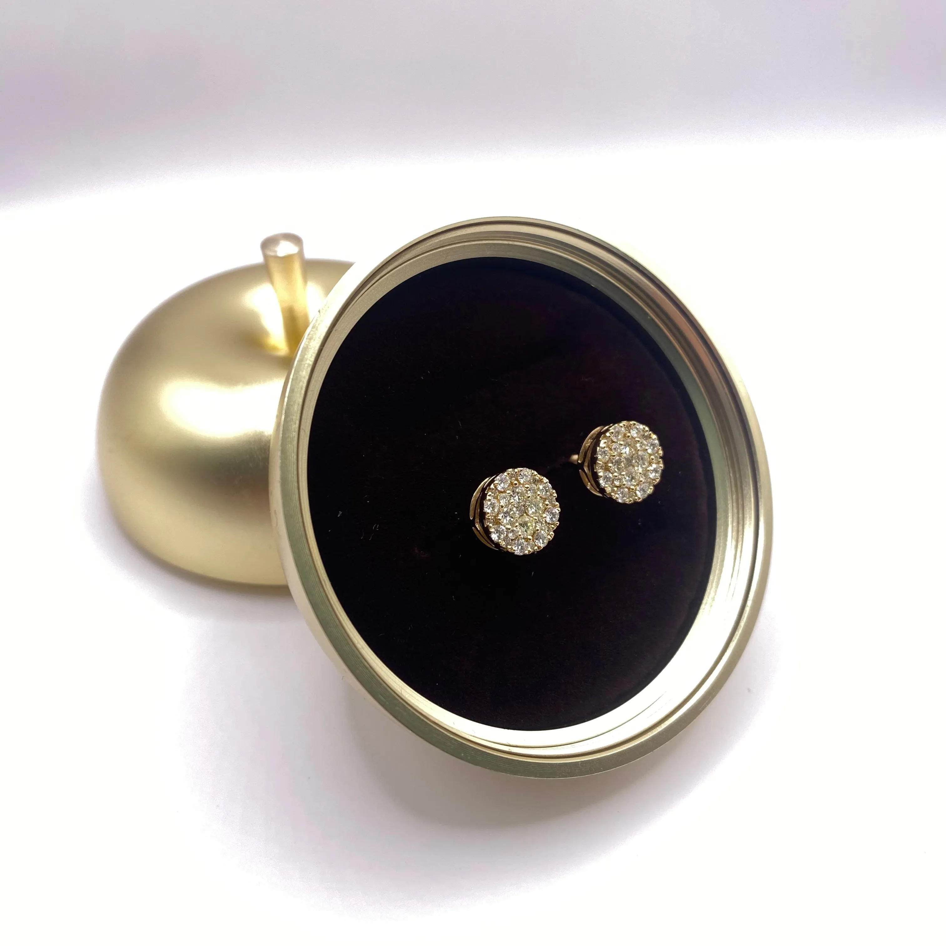 14K Yellow Gold Diamond Circle Flower Stud Earrings 1.00Ct / 2.4gr
