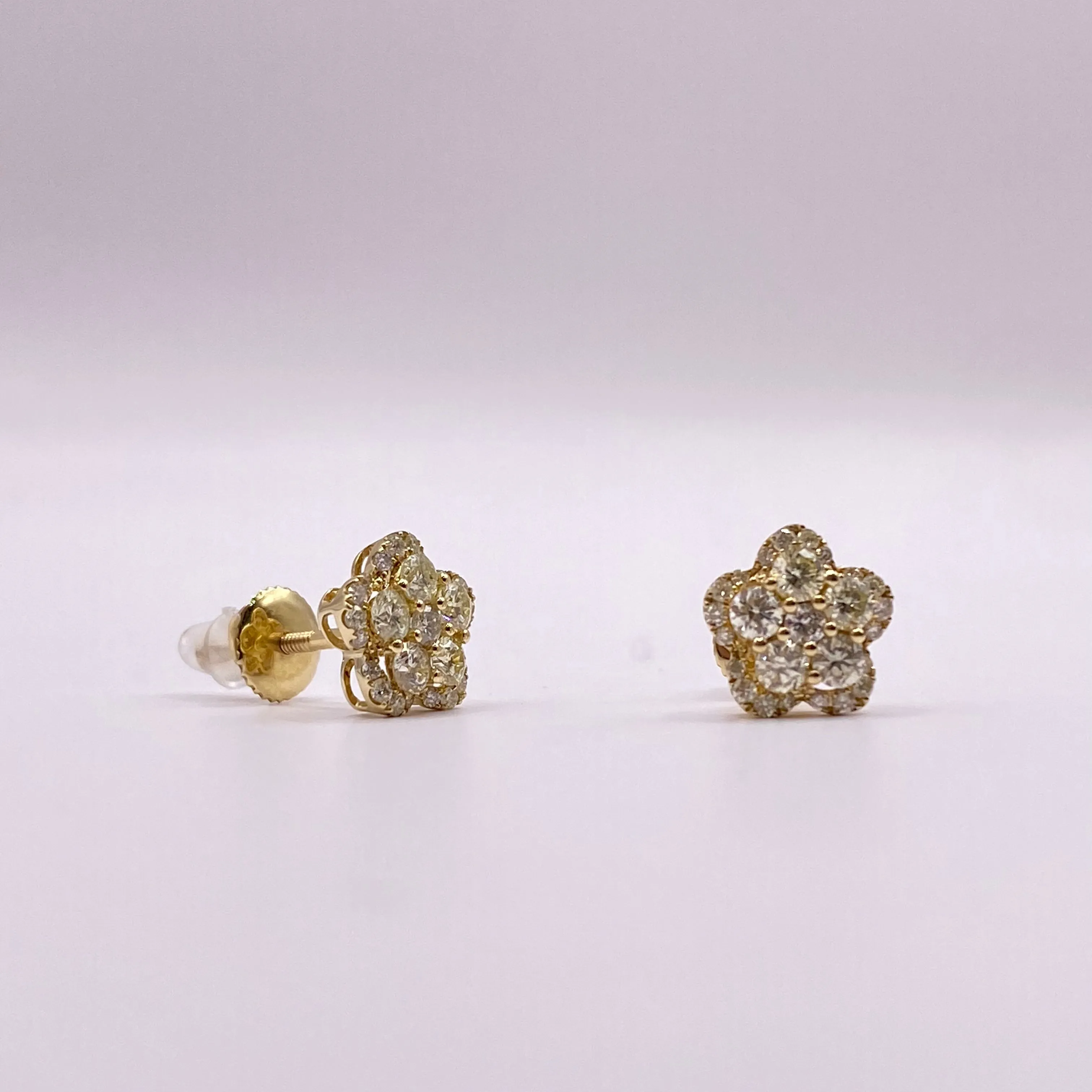 14K Yellow Gold Diamond Flower Stud Earrings 1.09Ct / 1.8gr