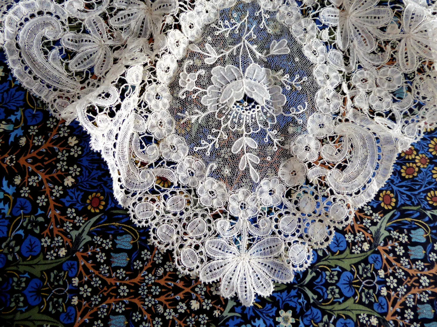 Antique Lace collar Point de Gaze Mixed Lace Brussels 1800s Hand Made Bridal Ecru Wedding
