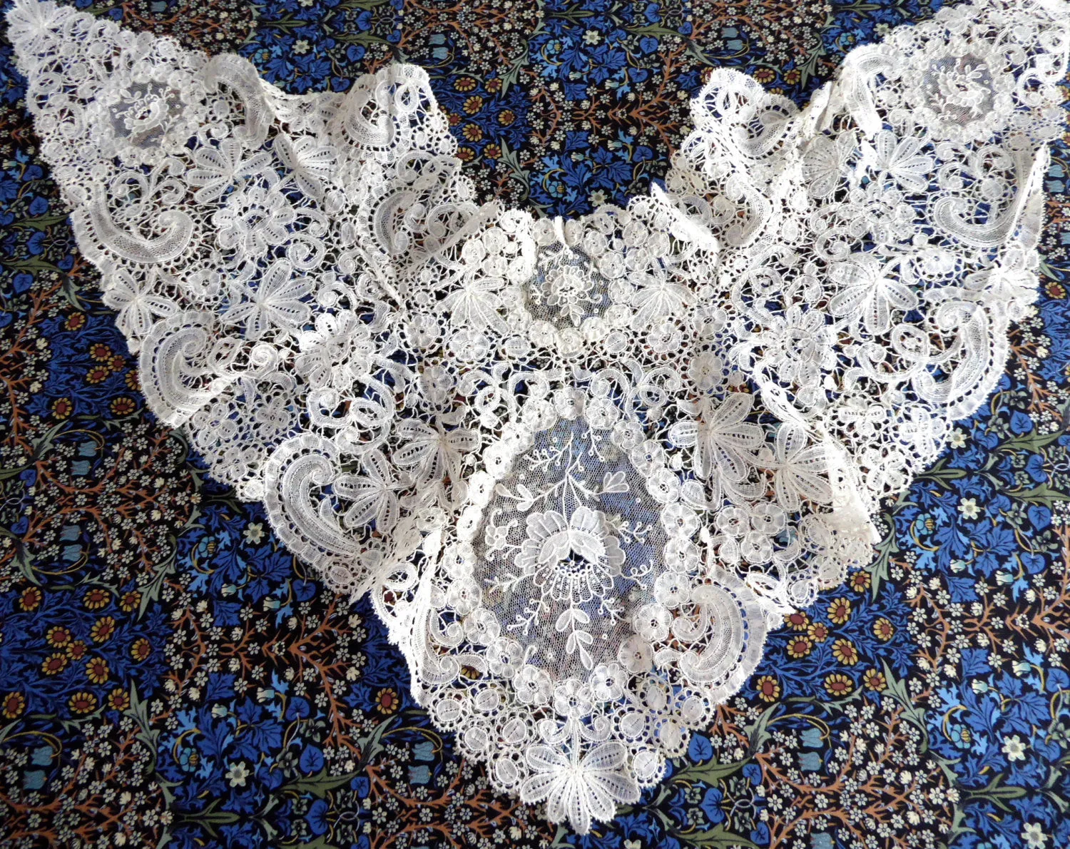 Antique Lace collar Point de Gaze Mixed Lace Brussels 1800s Hand Made Bridal Ecru Wedding