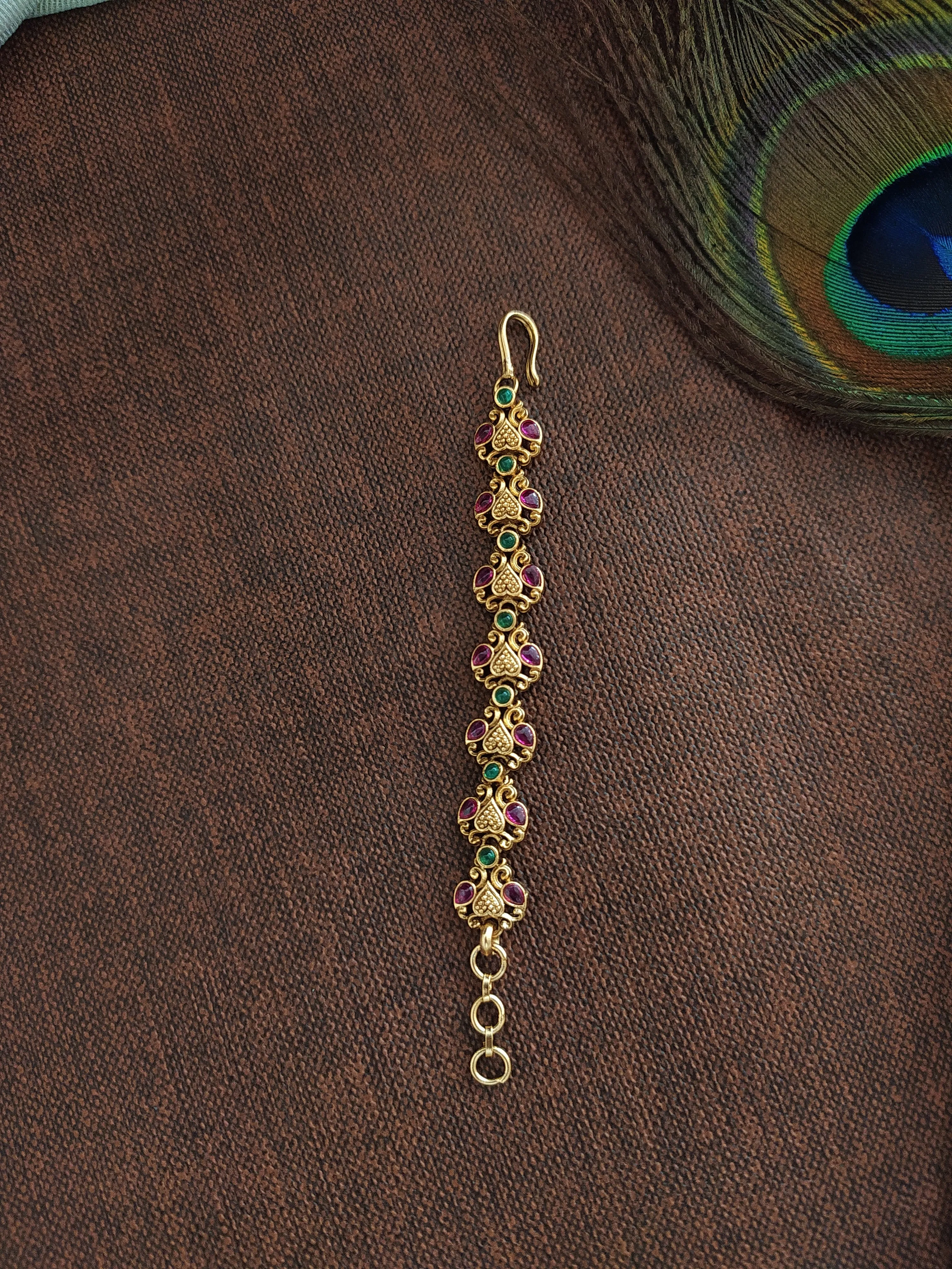 Antique Straight Matil with Kemp and Green Stones