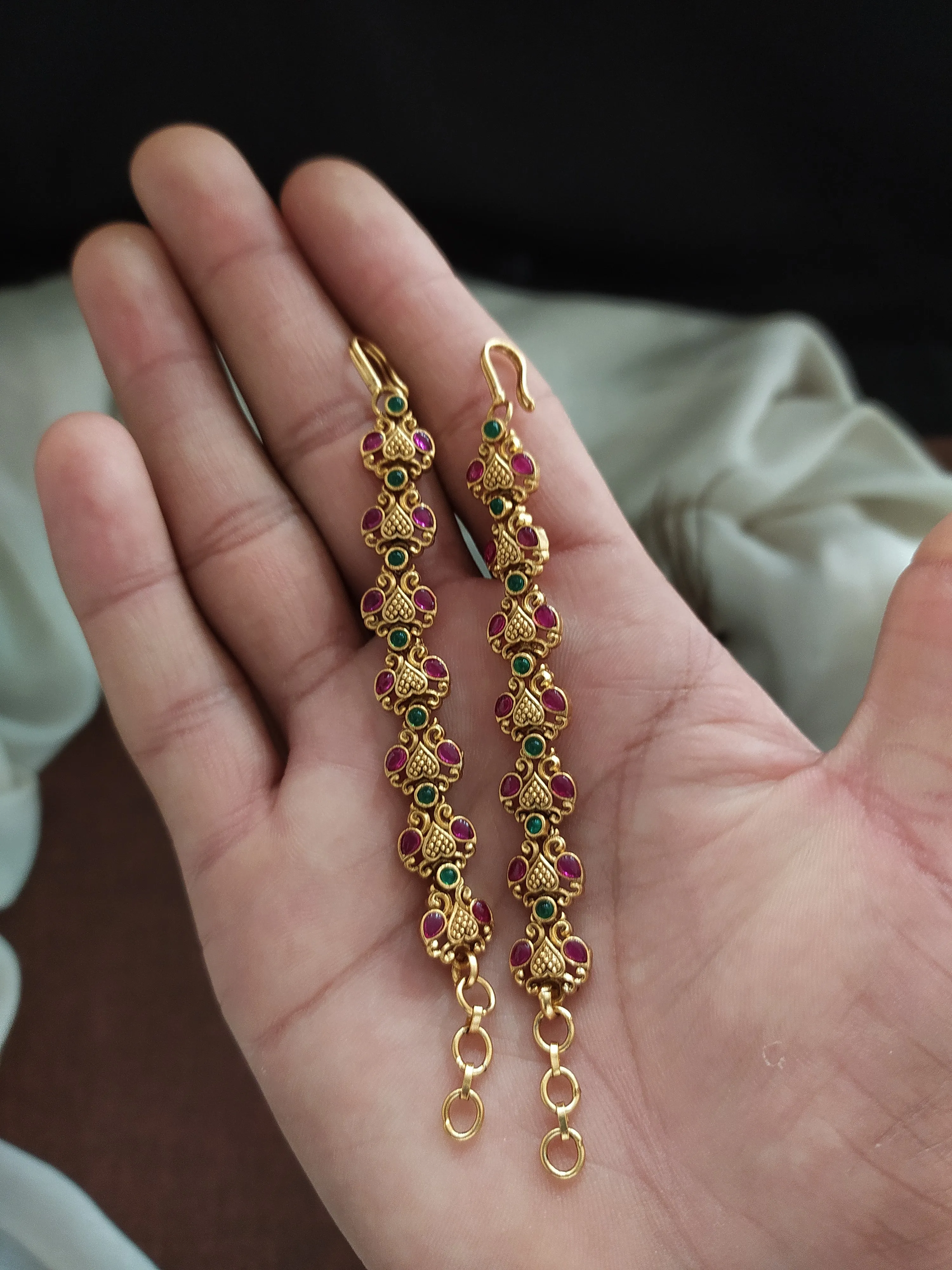 Antique Straight Matil with Kemp and Green Stones