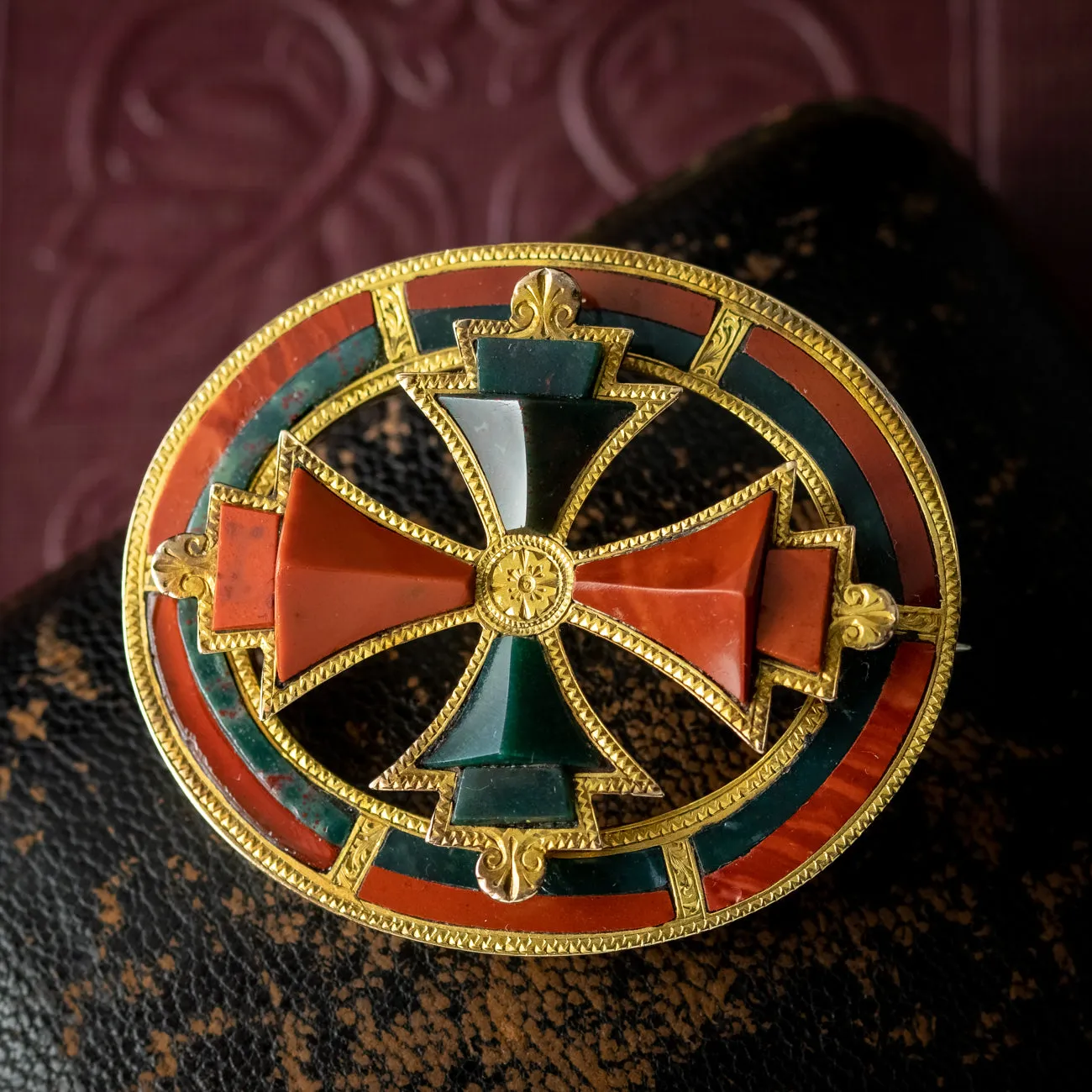 Antique Victorian Scottish Jasper Carnelian Brooch 18ct Gold