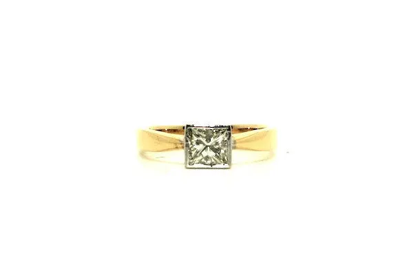 Bezel Set Princess Cut Diamond Ring Ad No.0803