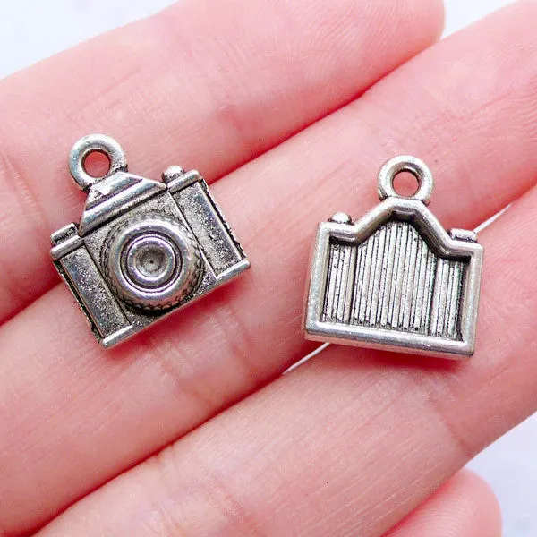 CLEARANCE Silver Camera Charms | SLR Film Camera Pendant | Photo Charm | Photography Jewellery | Gift for Photographer (6pcs / Tibetan Silver / 13mm x 14mm)