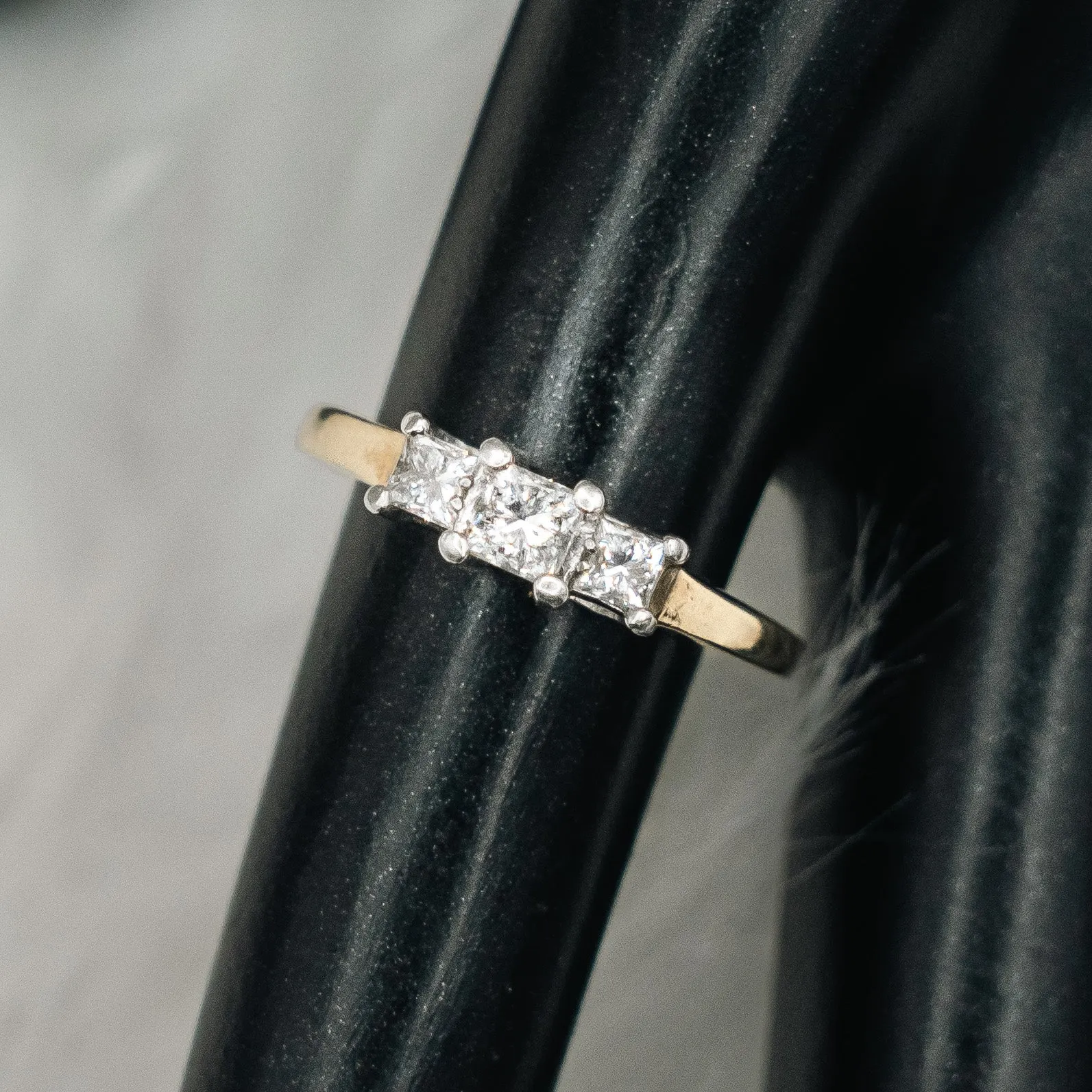 Diamonds Trio Engagement Ring 14K Yellow Gold / 3.5gr / Size 6.5