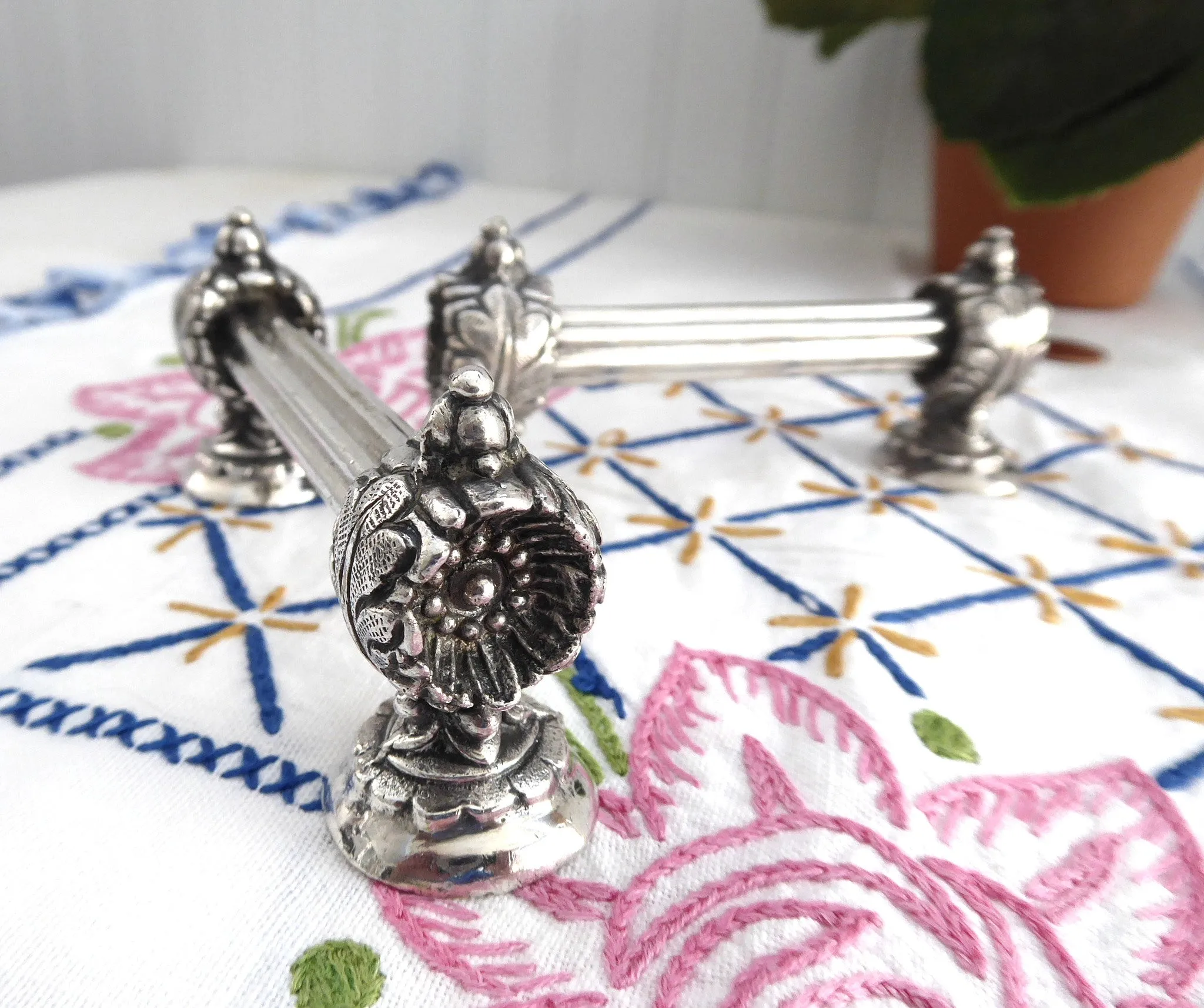 English Victorian Cutlery Rests Pair Fluted Classical Column And Flower Ends 1890s