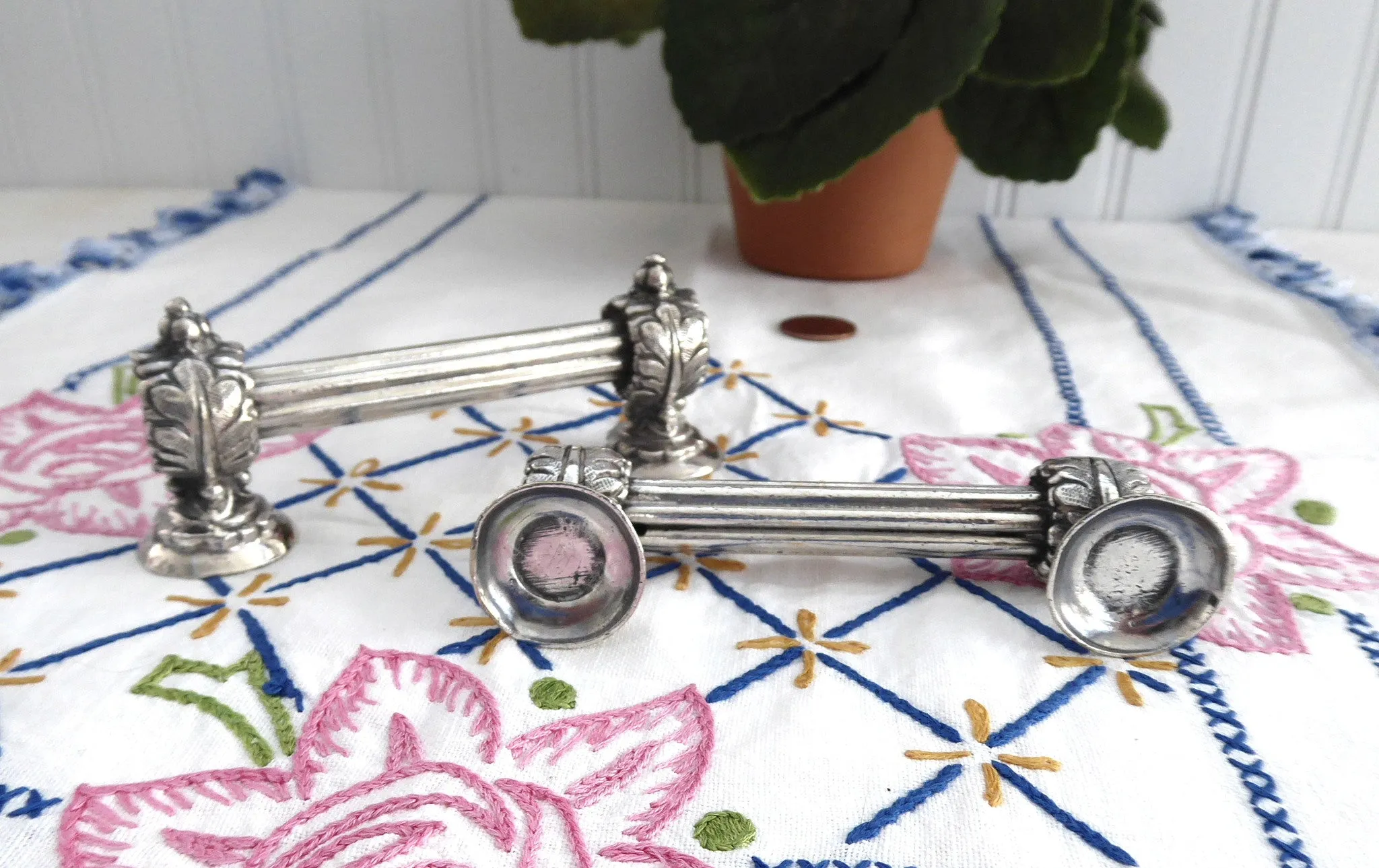 English Victorian Cutlery Rests Pair Fluted Classical Column And Flower Ends 1890s