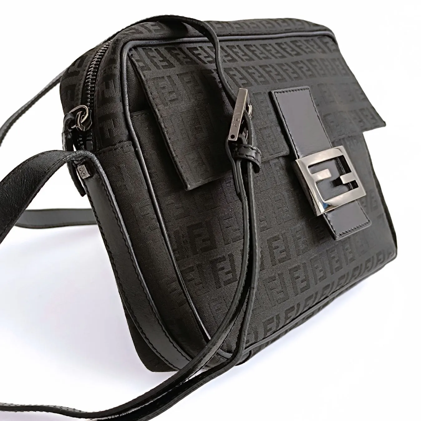 Fendi Fendi Camera shoulder bag in black Zucchino canvas - '10s