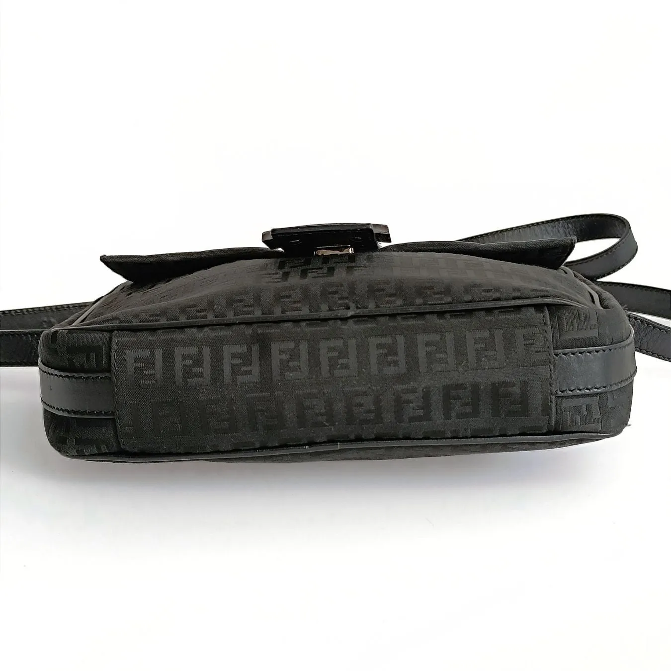 Fendi Fendi Camera shoulder bag in black Zucchino canvas - '10s