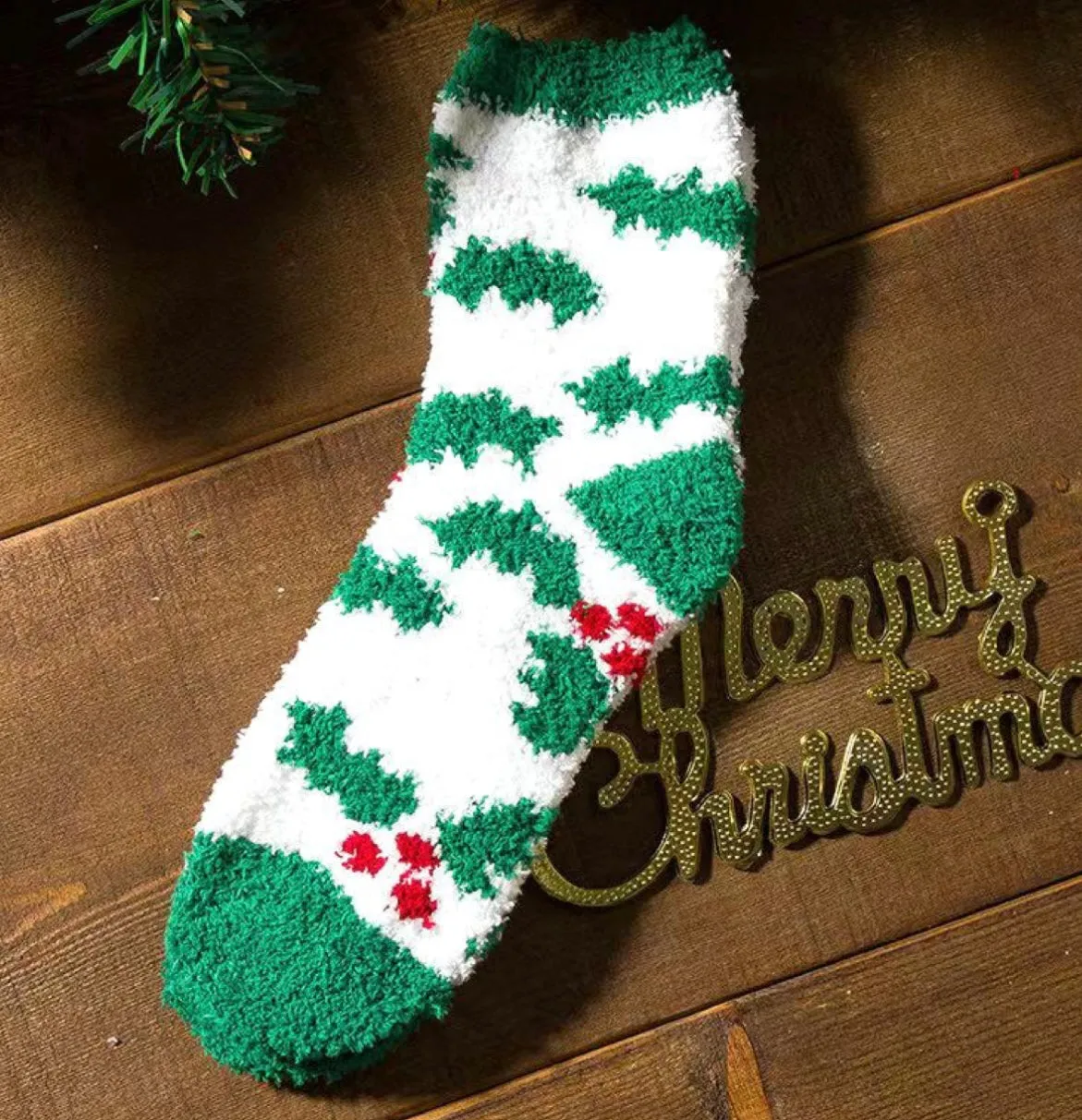 Fluffy Christmas Socks 🎅🏻🎁🌟