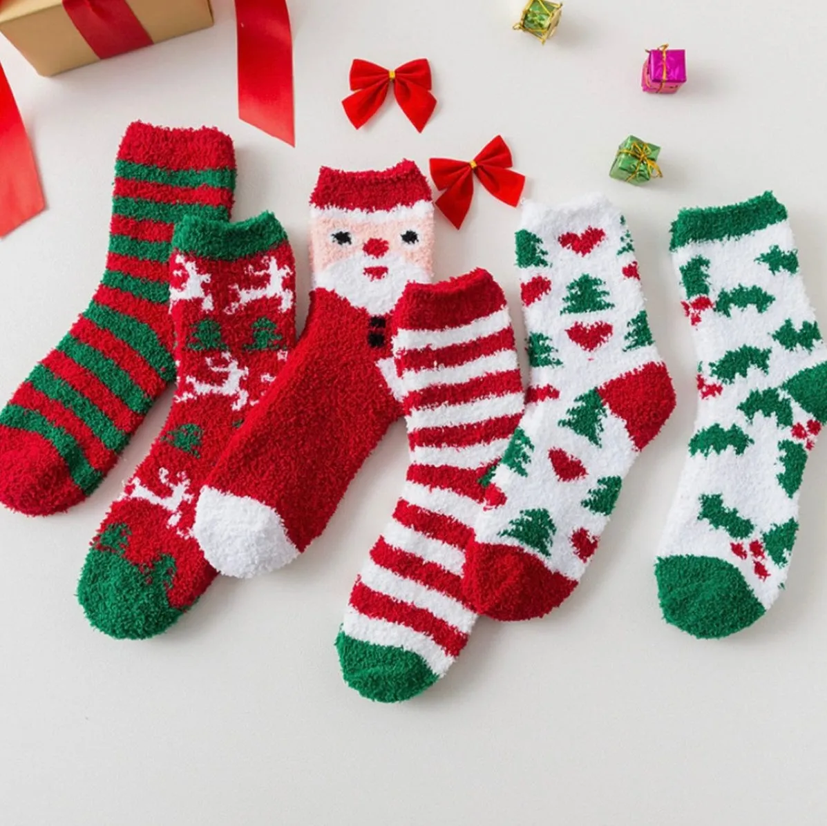 Fluffy Christmas Socks 🎅🏻🎁🌟