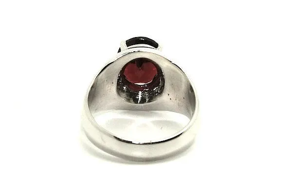 Garnet And Diamond Oval-cut Ring