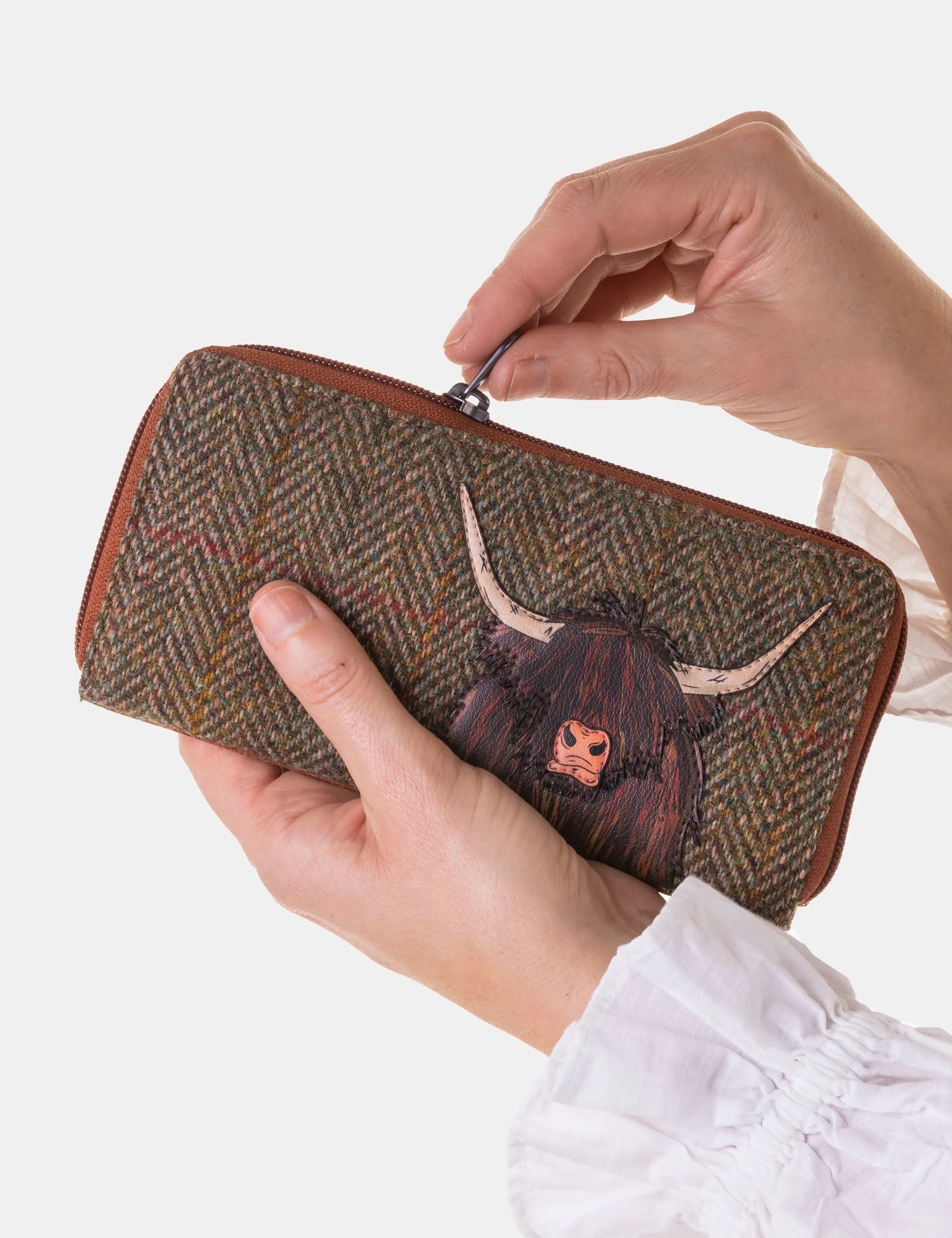 Highland Cow Harris Tweed & Brown Leather Zip Round Purse