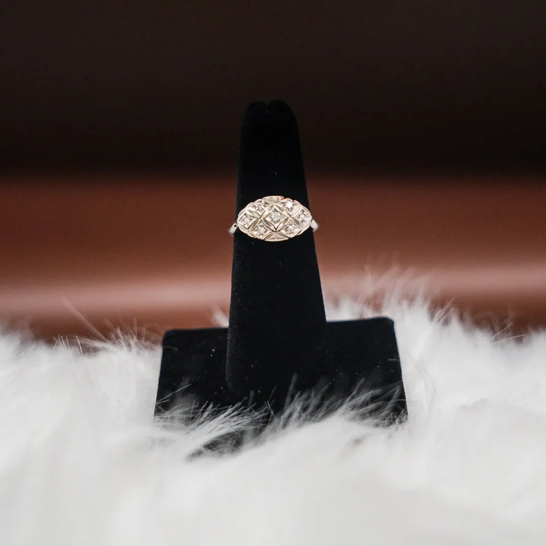 Little Flowers Ring 14K White Gold With Diamonds / 3.8gr / Size 6.5