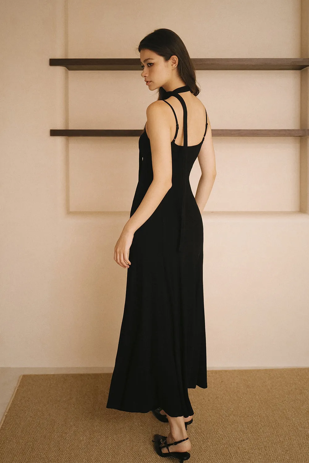 一見鍾情羅紋細肩傘擺襯墊長洋裝<br>Elegant Rib Knit Strap Flared Maxi Bra Dress