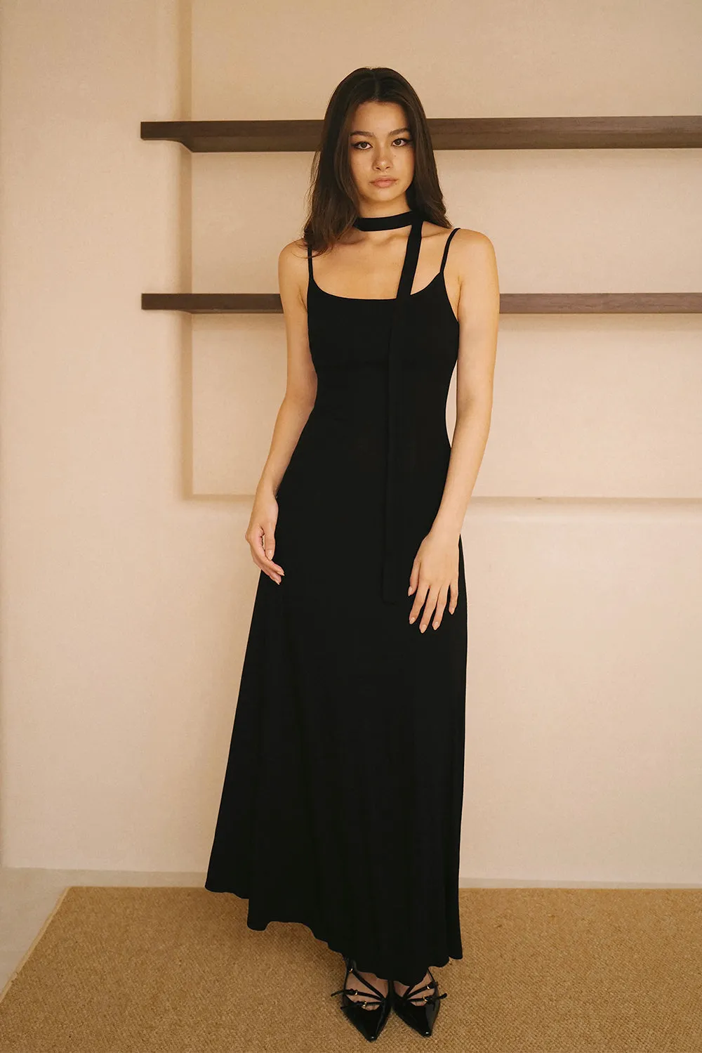 一見鍾情羅紋細肩傘擺襯墊長洋裝<br>Elegant Rib Knit Strap Flared Maxi Bra Dress