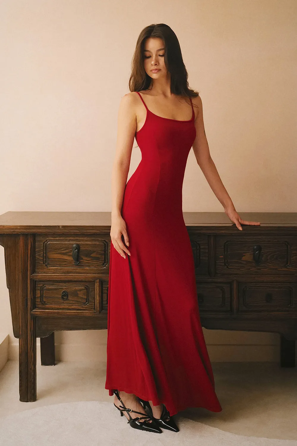 一見鍾情羅紋細肩傘擺襯墊長洋裝<br>Elegant Rib Knit Strap Flared Maxi Bra Dress
