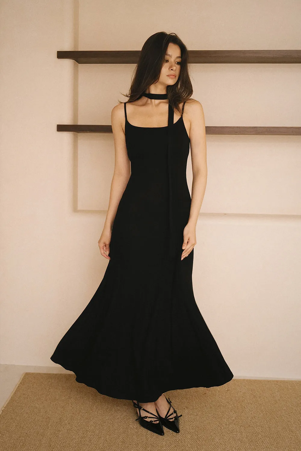 一見鍾情羅紋細肩傘擺襯墊長洋裝<br>Elegant Rib Knit Strap Flared Maxi Bra Dress