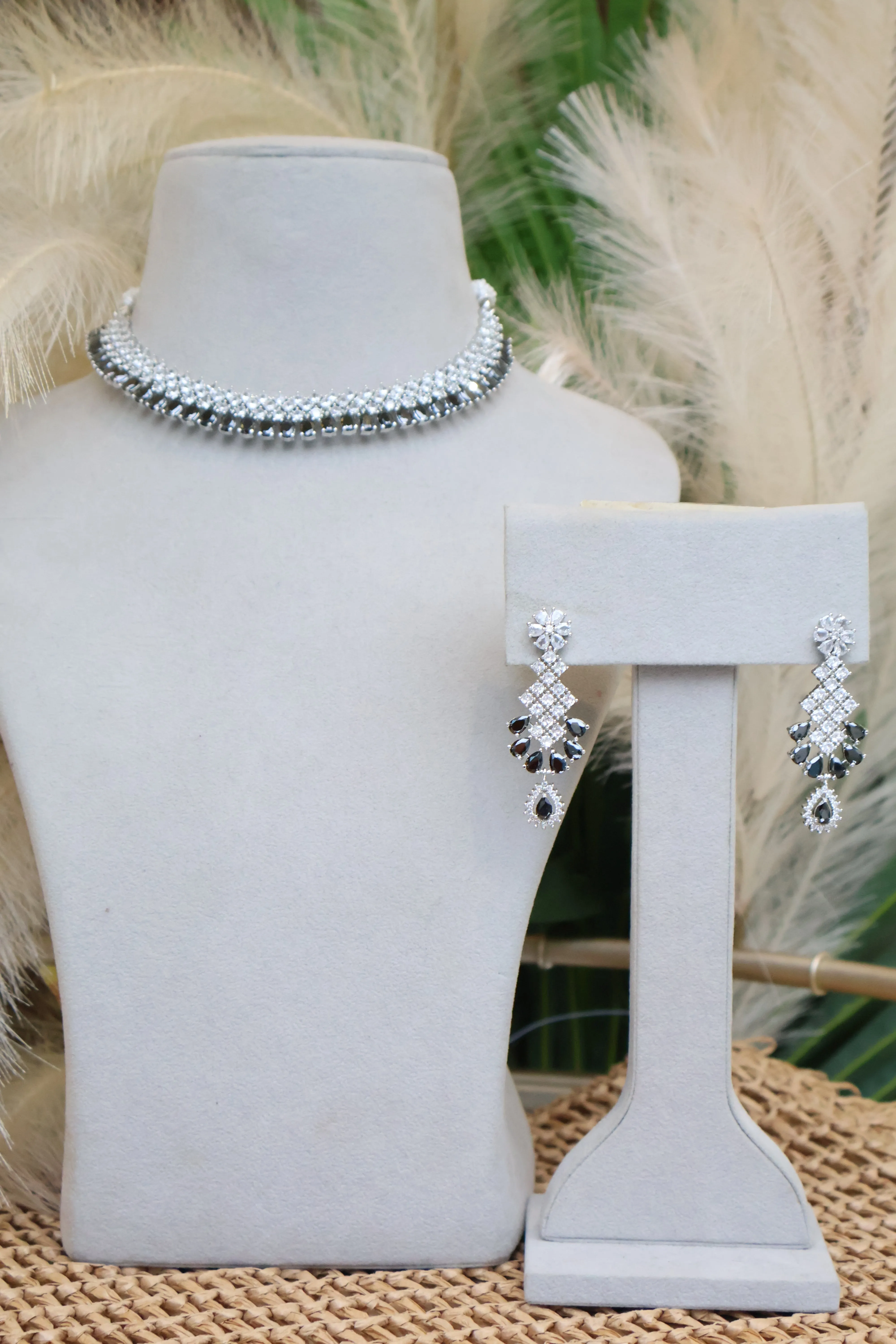 Luster Black Necklace