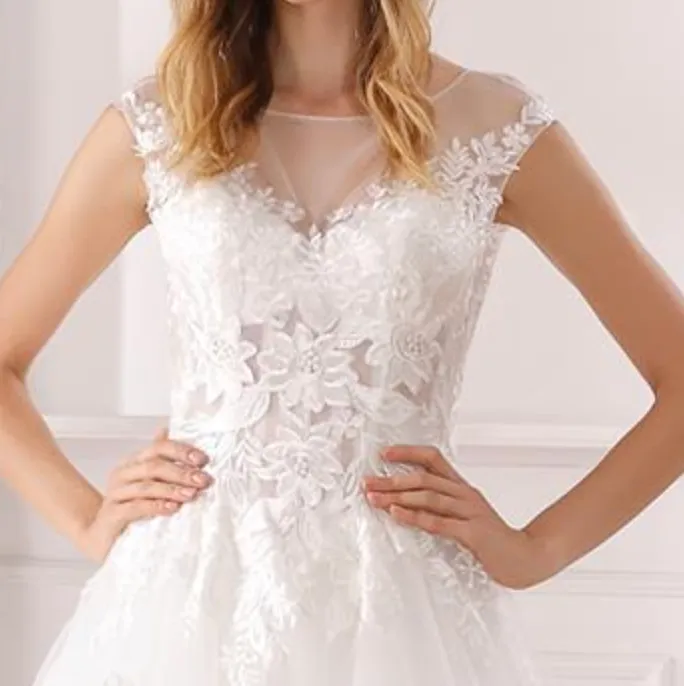 Luxurious Lace A Line Wedding Bridal Gown