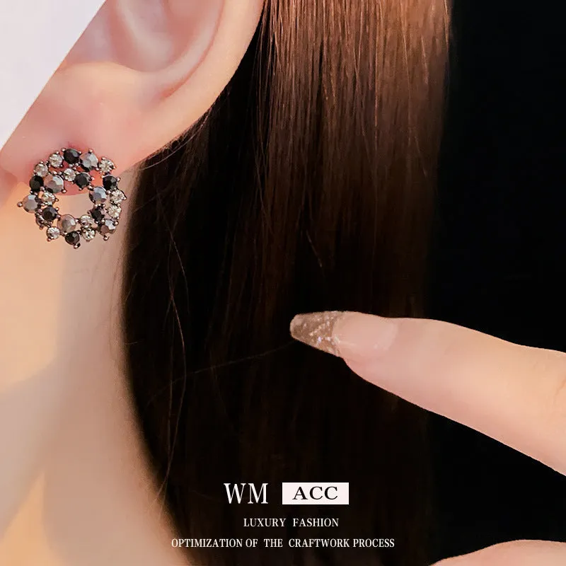 Luxurious Round Geometric Copper Electroplating Earrings
