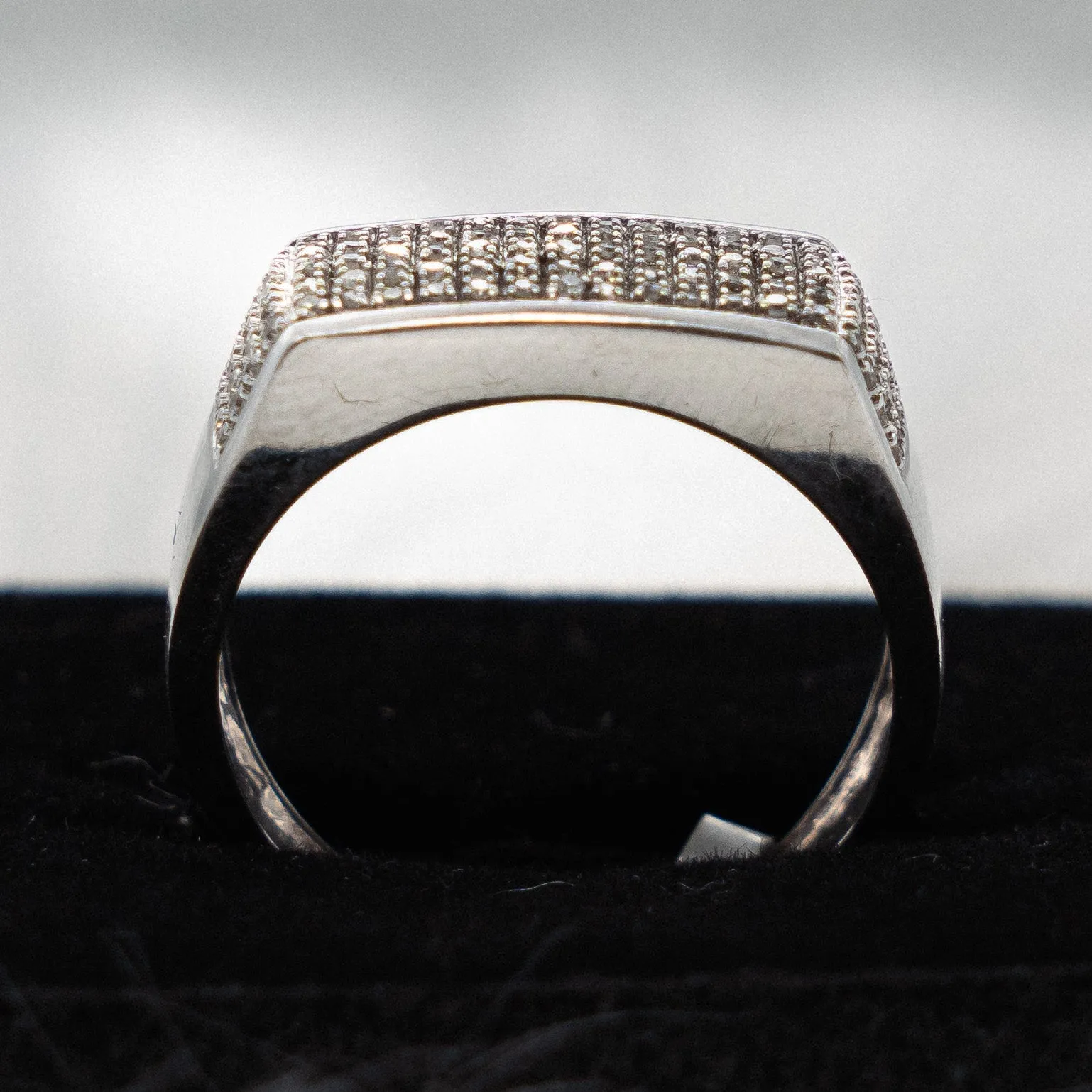 Men'S Ring 10K White Gold With Diamond / 4.4gr / Size 10