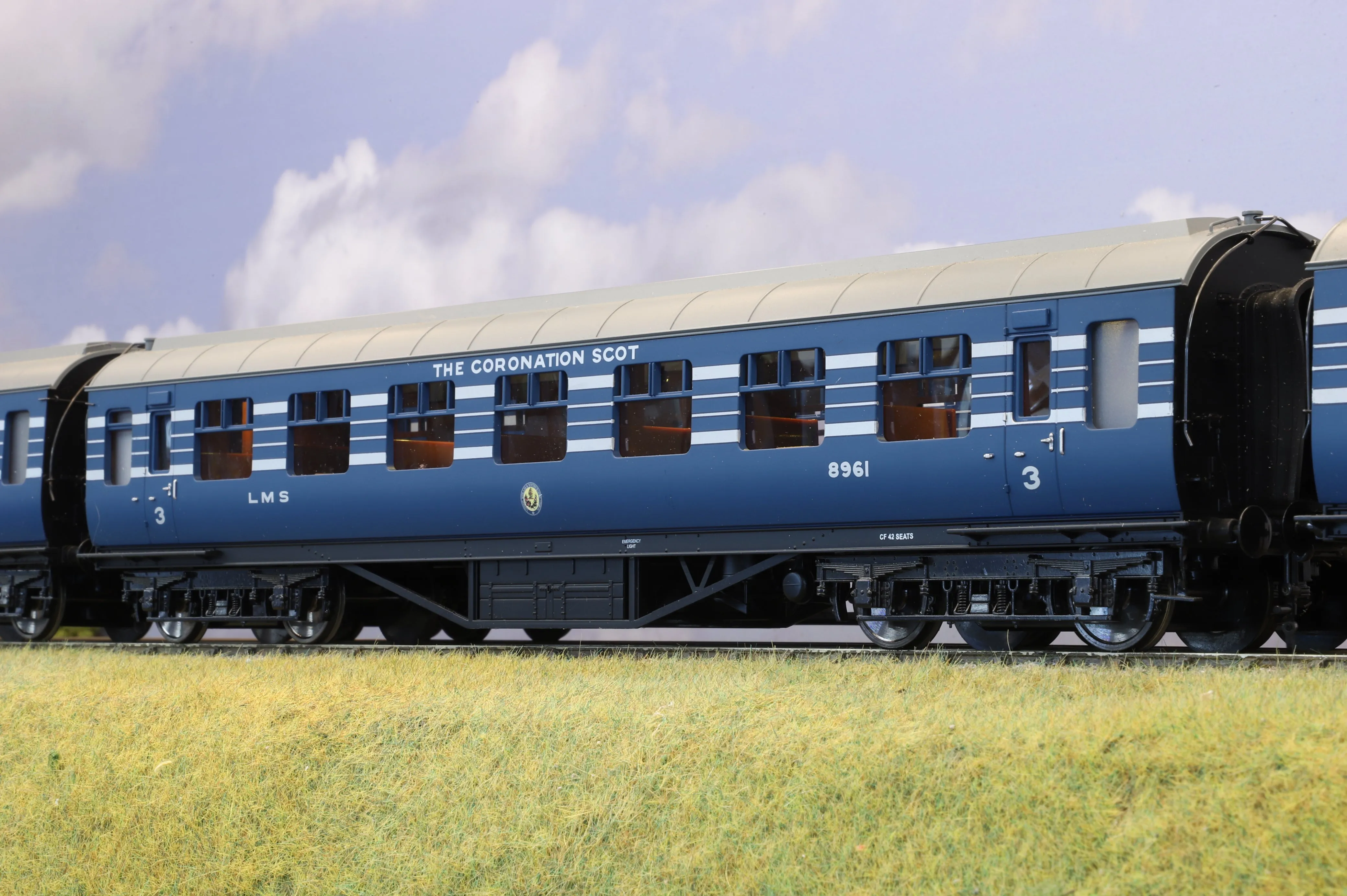 MTH Finescale O Gauge 4-Car LMS 'Coronation Scot' Coach Set Streamlined Blue