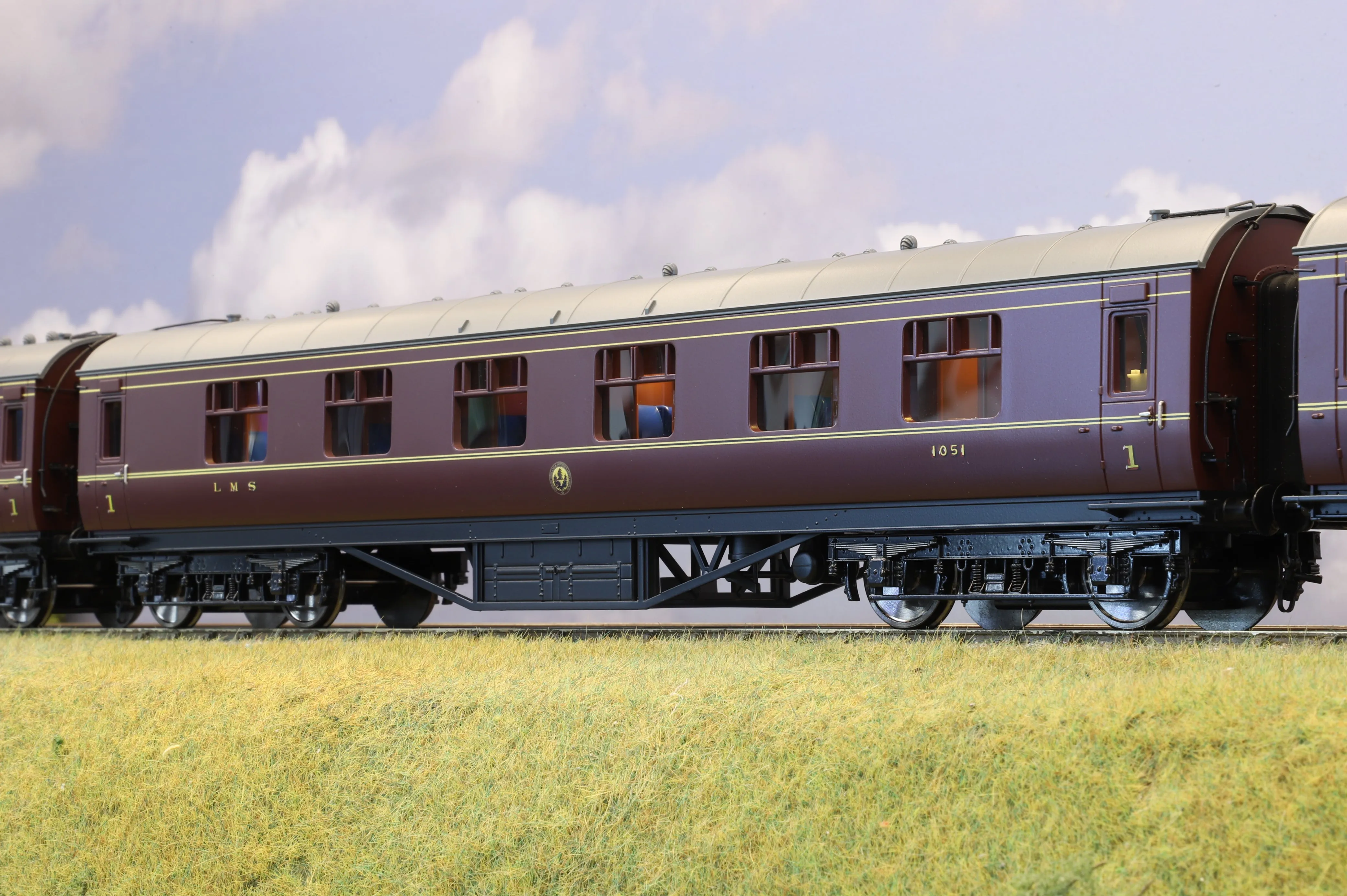 MTH Finescale O Gauge 4-Car LMS Standard Passenger Coach Set Lined Maroon