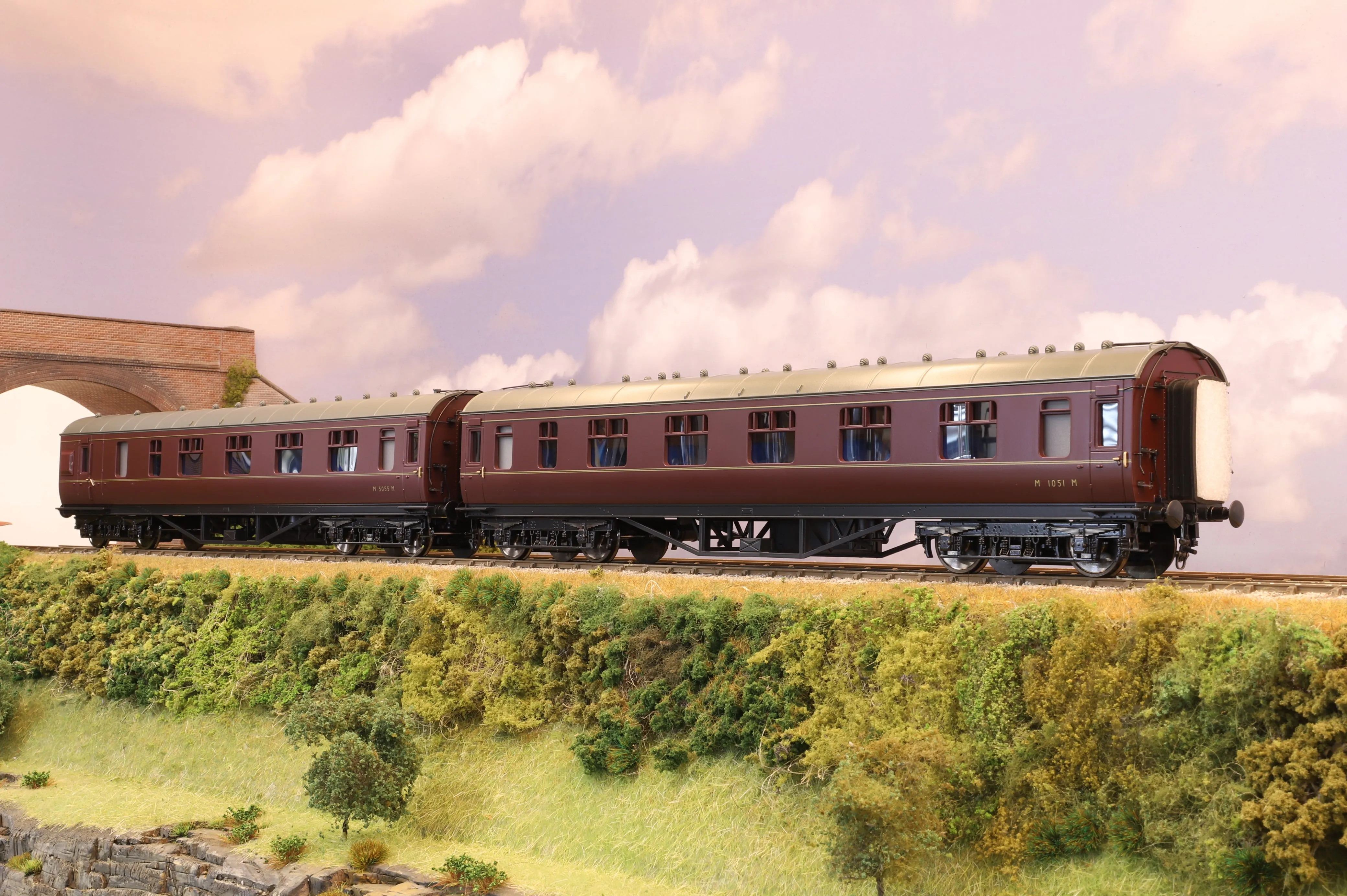 MTH Finescale O Gauge Rake of Four LMS Stanier coaches in BR maroon, MTH 22-60050