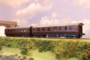 MTH Finescale O Gauge Rake of Four LMS Stanier coaches in BR maroon, MTH 22-60050