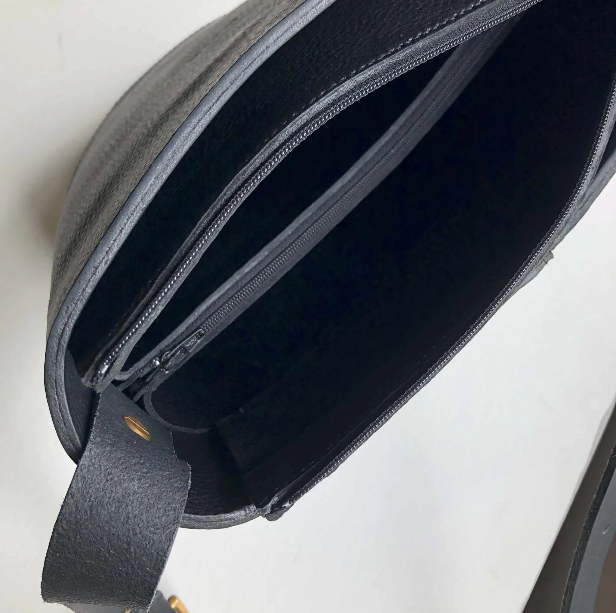 Oval Maxi Leather Bag