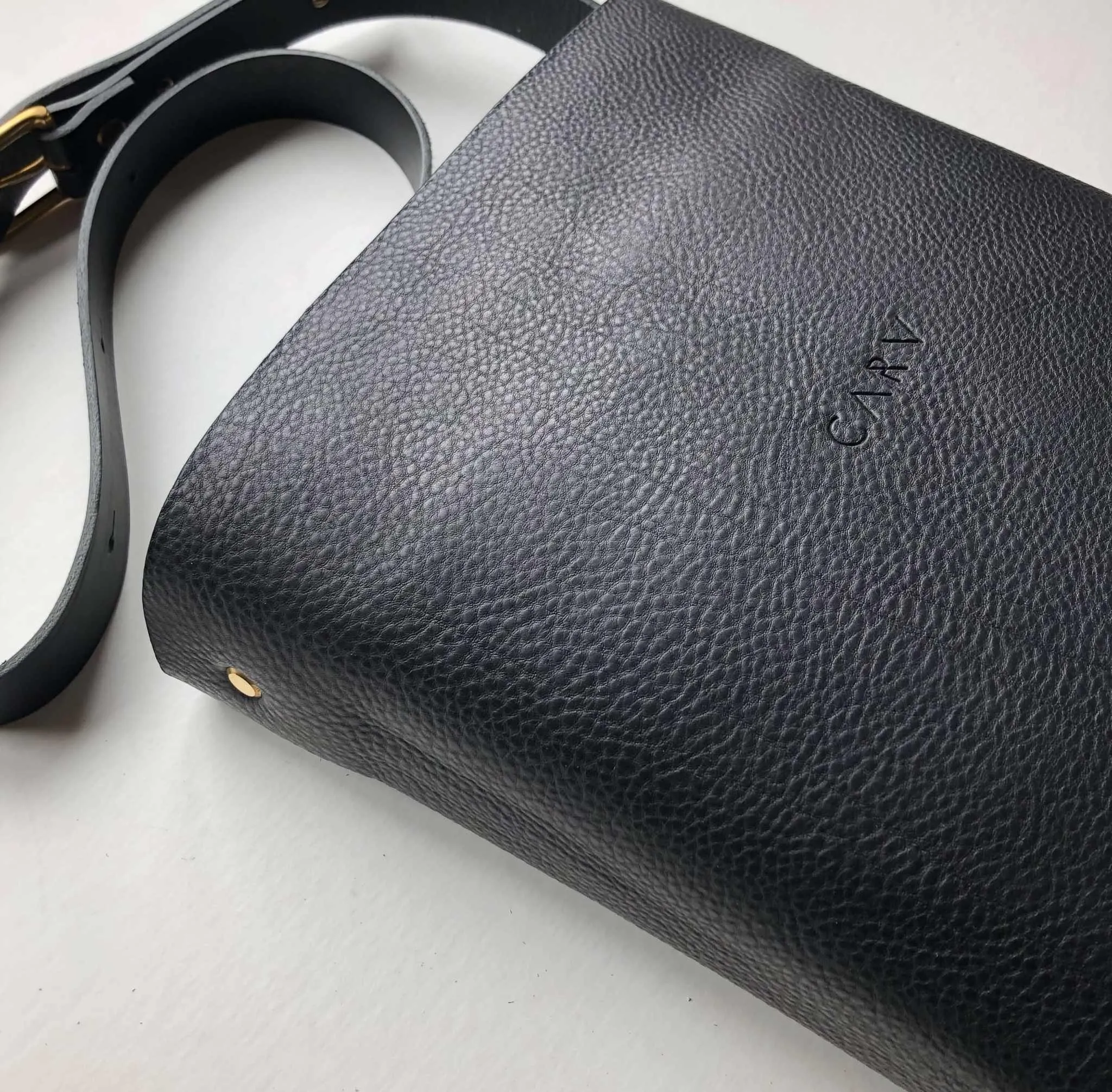 Oval Maxi Leather Bag