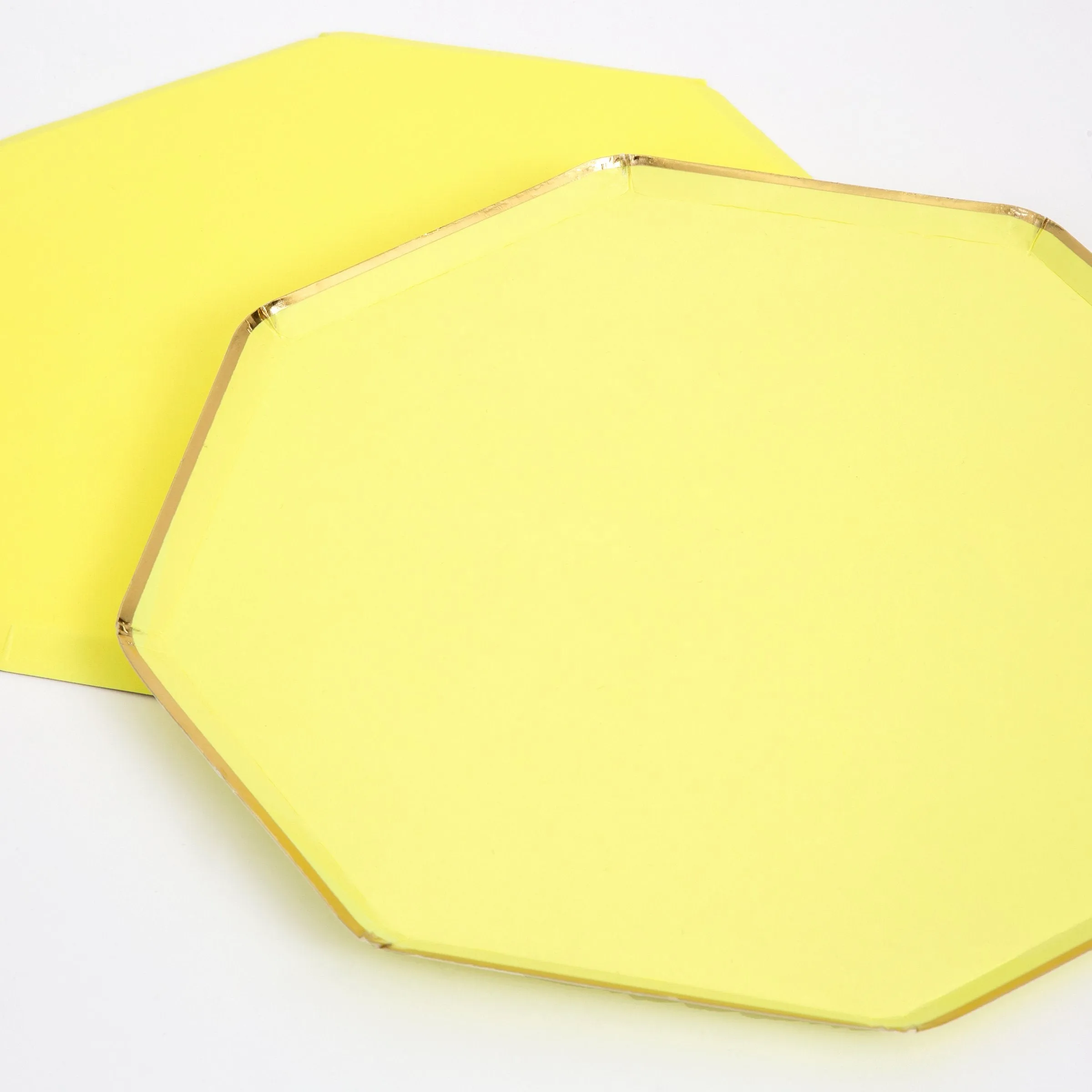 Pale Yellow Dinner Plates (x 8)