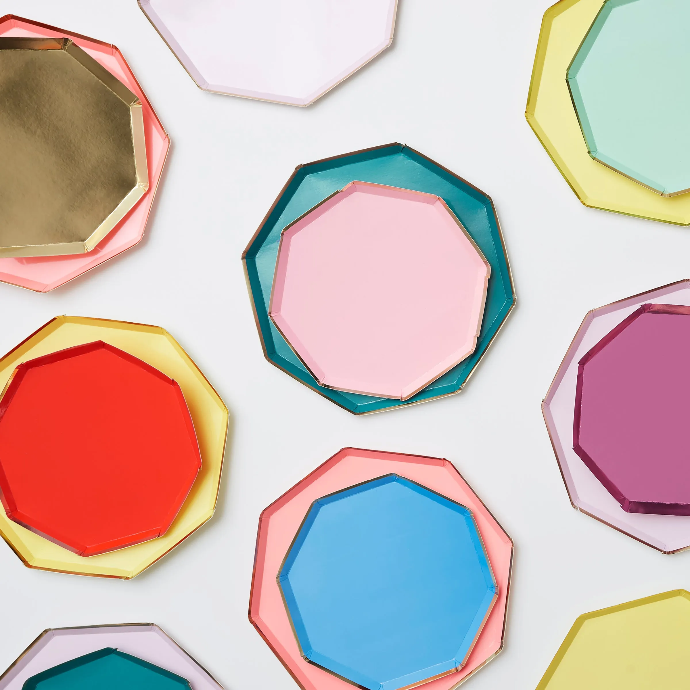 Pale Yellow Dinner Plates (x 8)