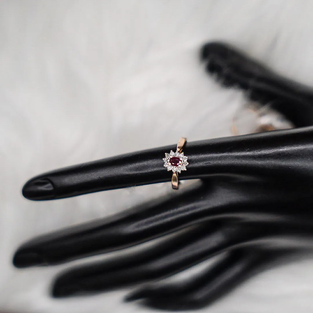 Ruby Ring 10K Yellow Gold With Diamonds / 2.5gr / Size 6.5